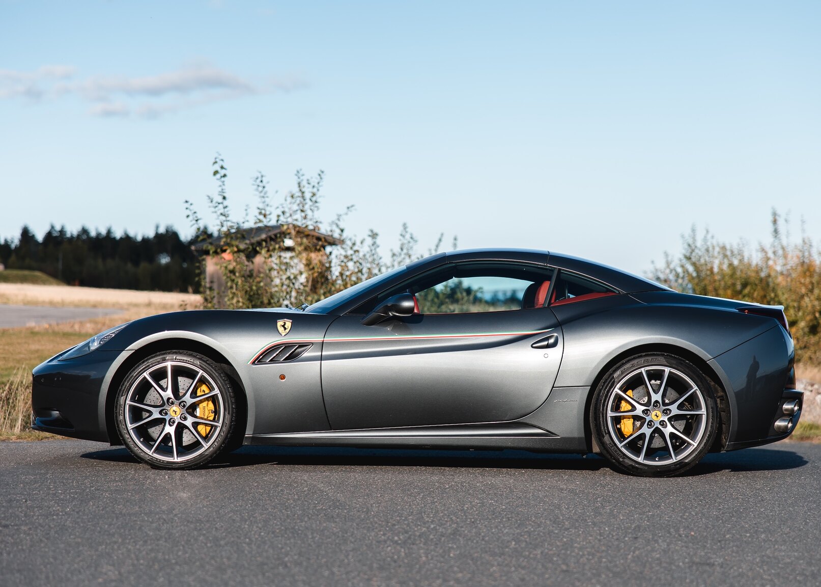 Exterior image of 2011 Ferrari California 