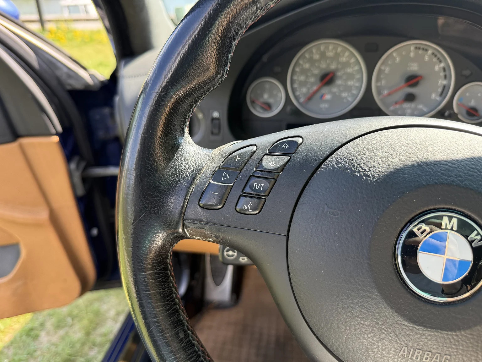 Interior image of 2001 BMW M5 E39 LCI (22)