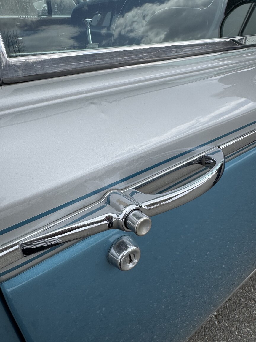 Exterior image of 1976 Rolls-Royce Silver Shadow