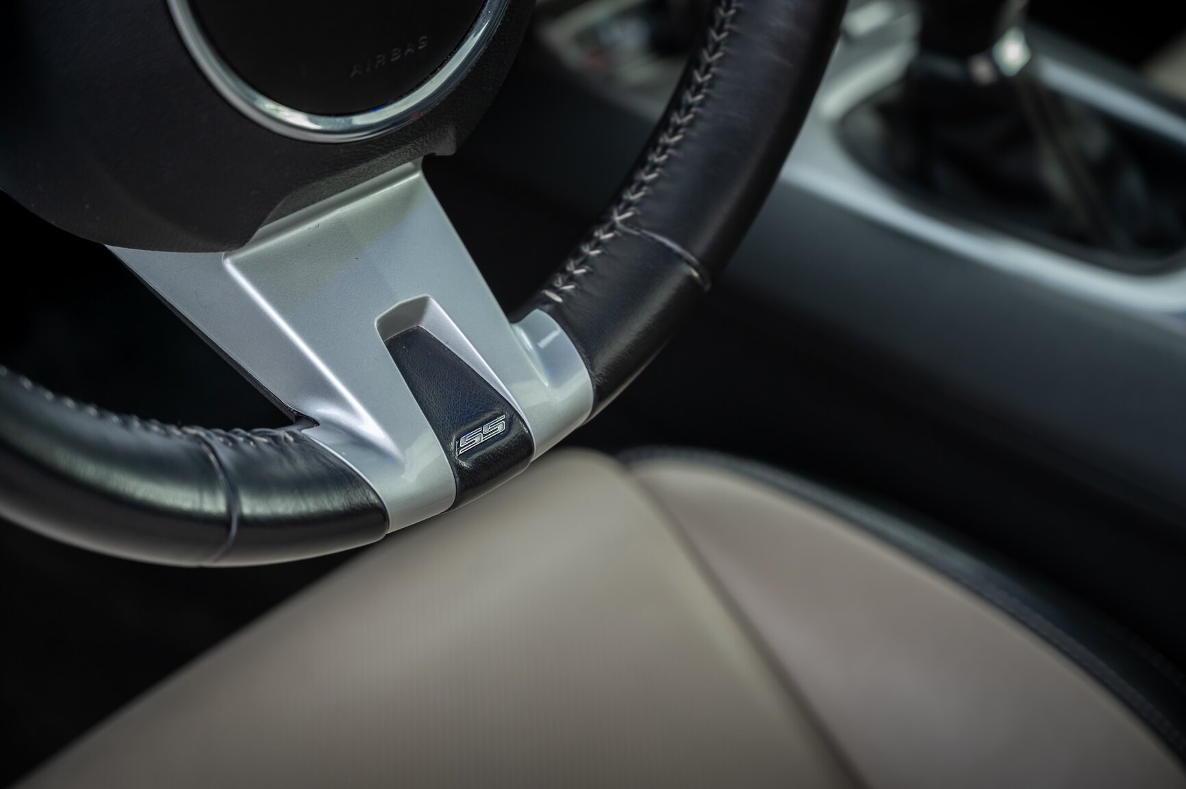 Interiörbild 2010 Chevrolet Camaro SS (45)