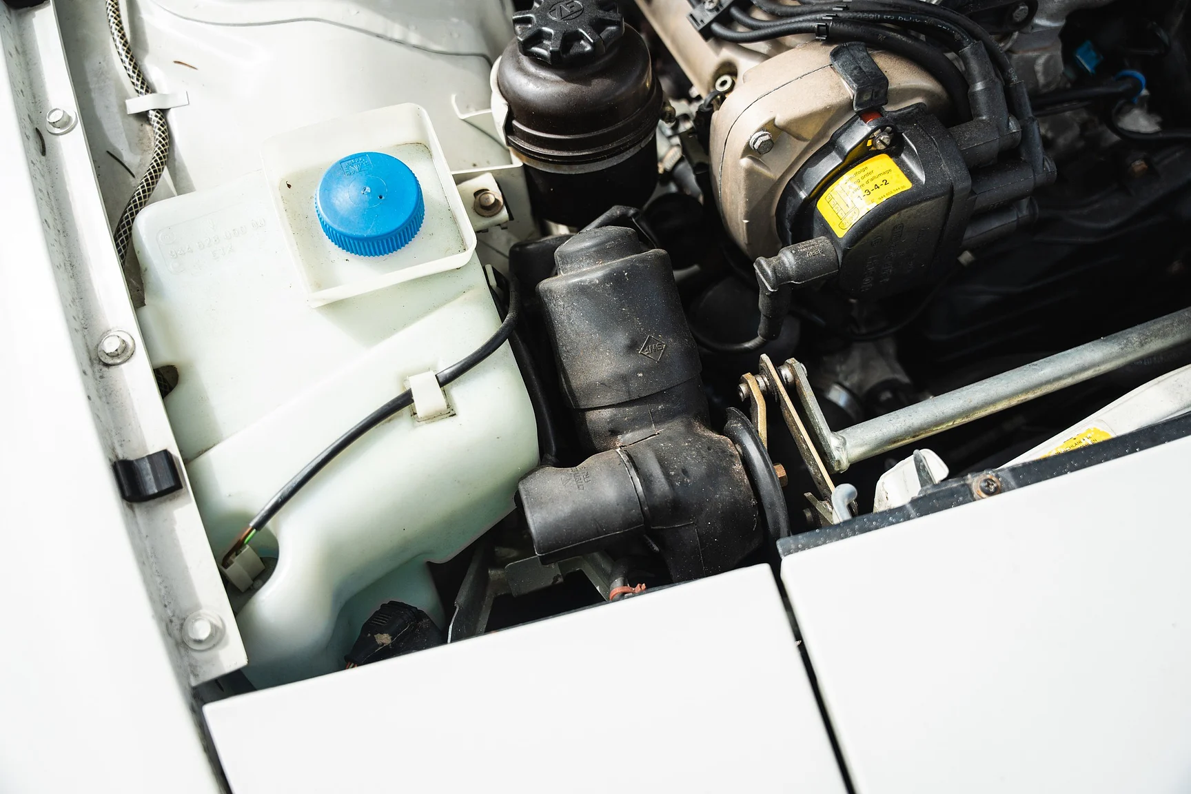 Image of 1990 Porsche 944 S2 Cabriolet  (11) mechanics