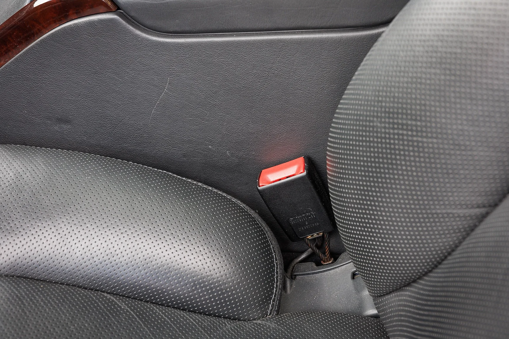 Innenraumfoto von 2000 Mercedes-Benz CL 600 (22)