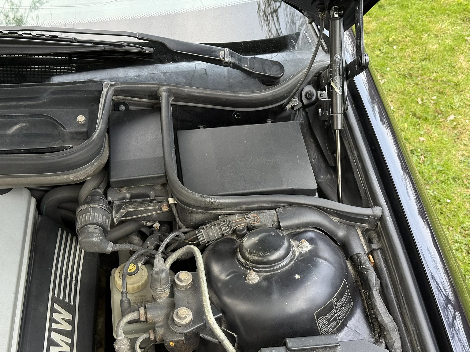 Image of 1994 BMW 840Ci mechanics (10)
