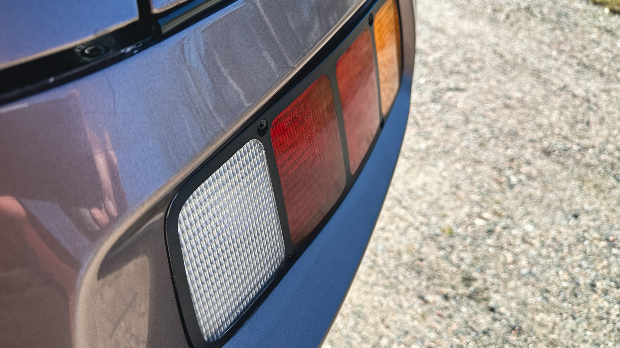 Exteriörbild på 1983 Porsche 928 S (24)