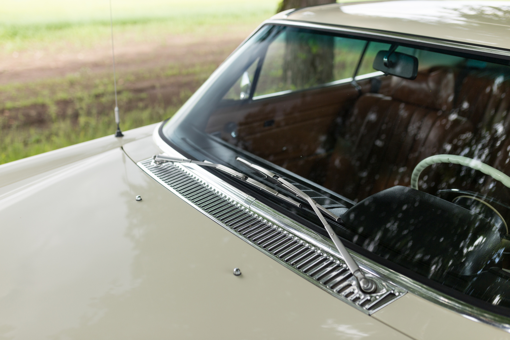 Exteriörbild på 1971 Mercedes 250 C