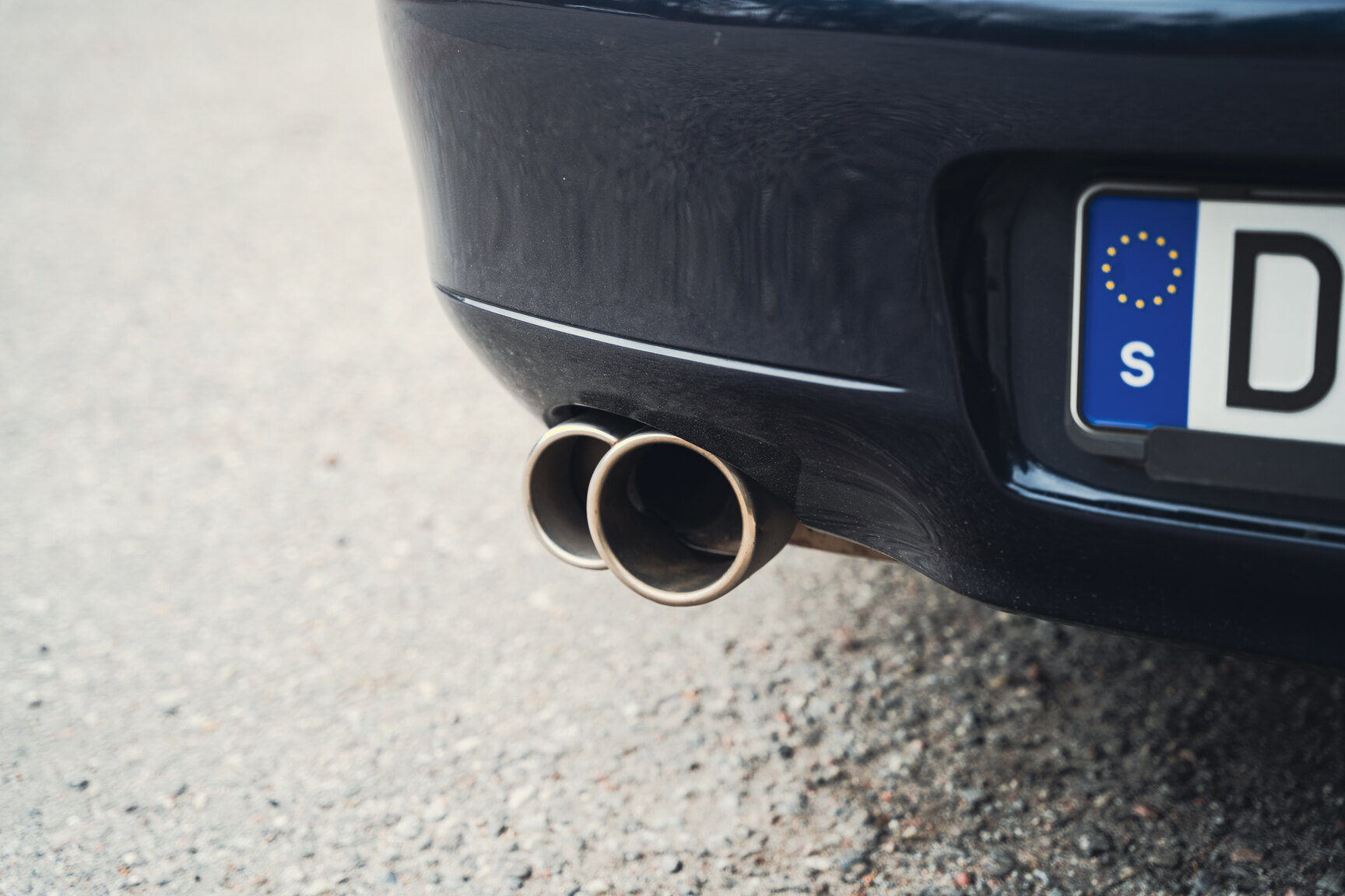 Exterior image of 1999 Porsche 911 Carrera 4