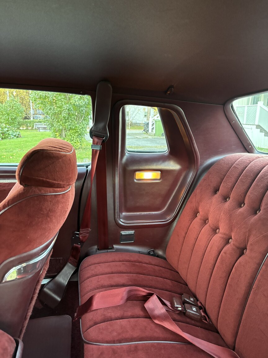 Interiörbild 1976 Chrysler Cordoba