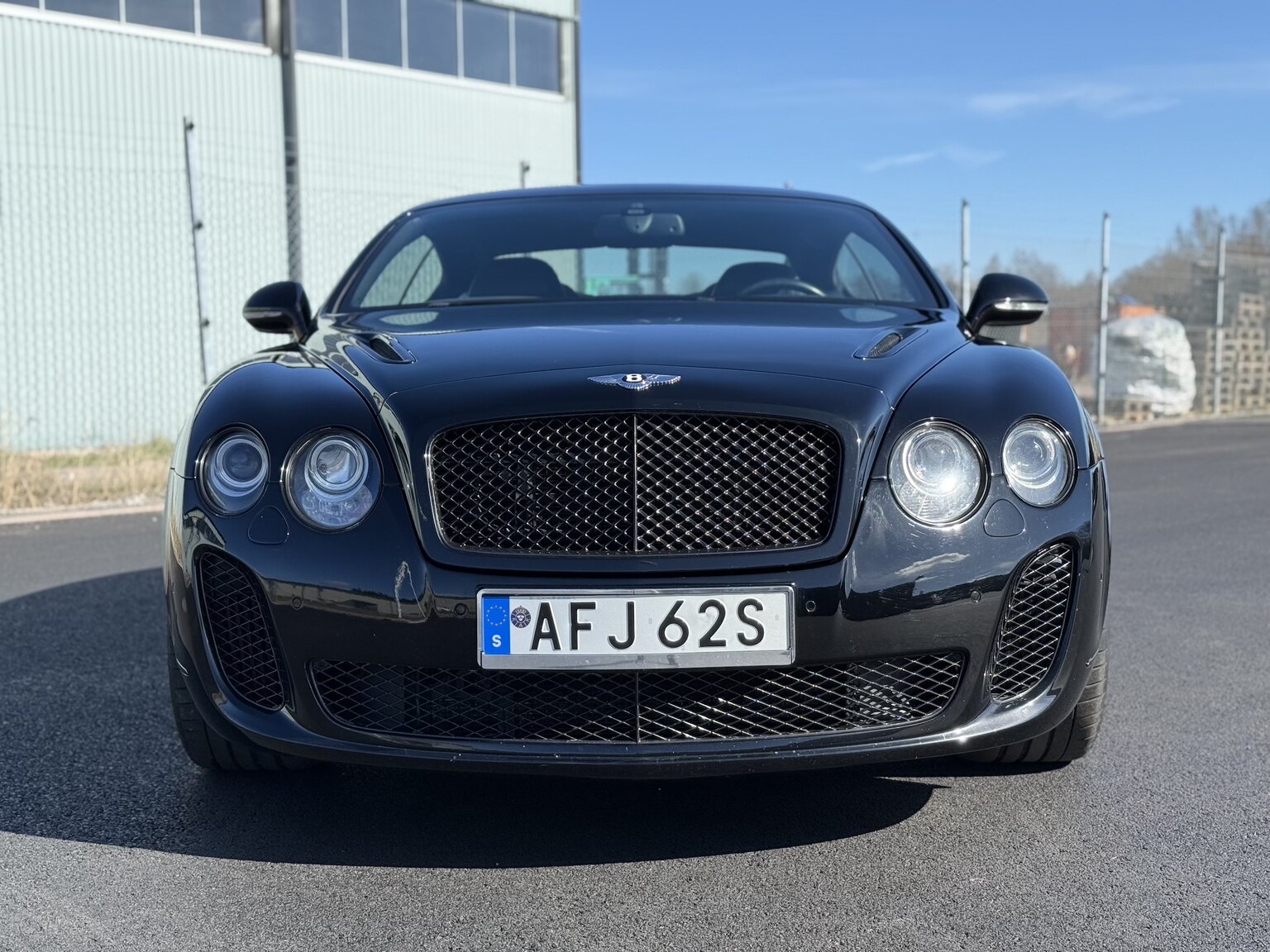 Exteriörbild på 2011 Bentley Continental Supersports