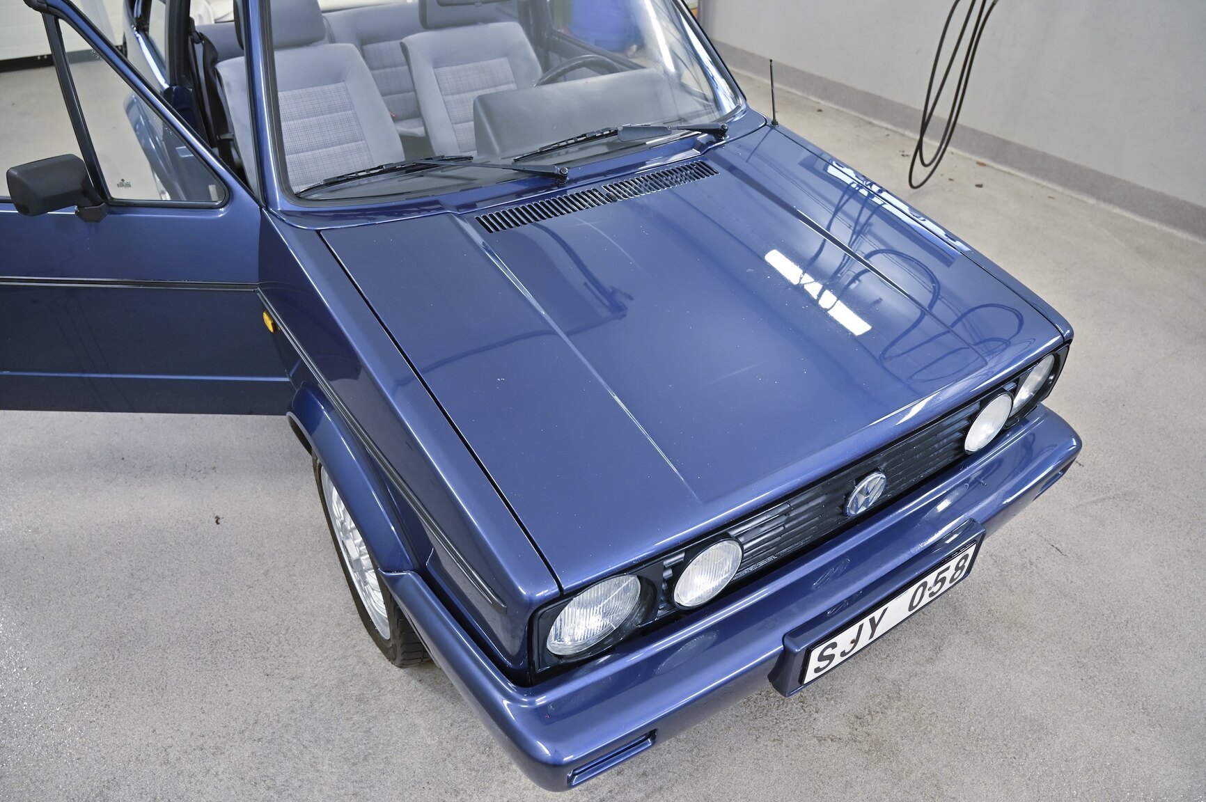 Exteriörbild på 1991 Volkswagen Golf Karmann Cabriolet