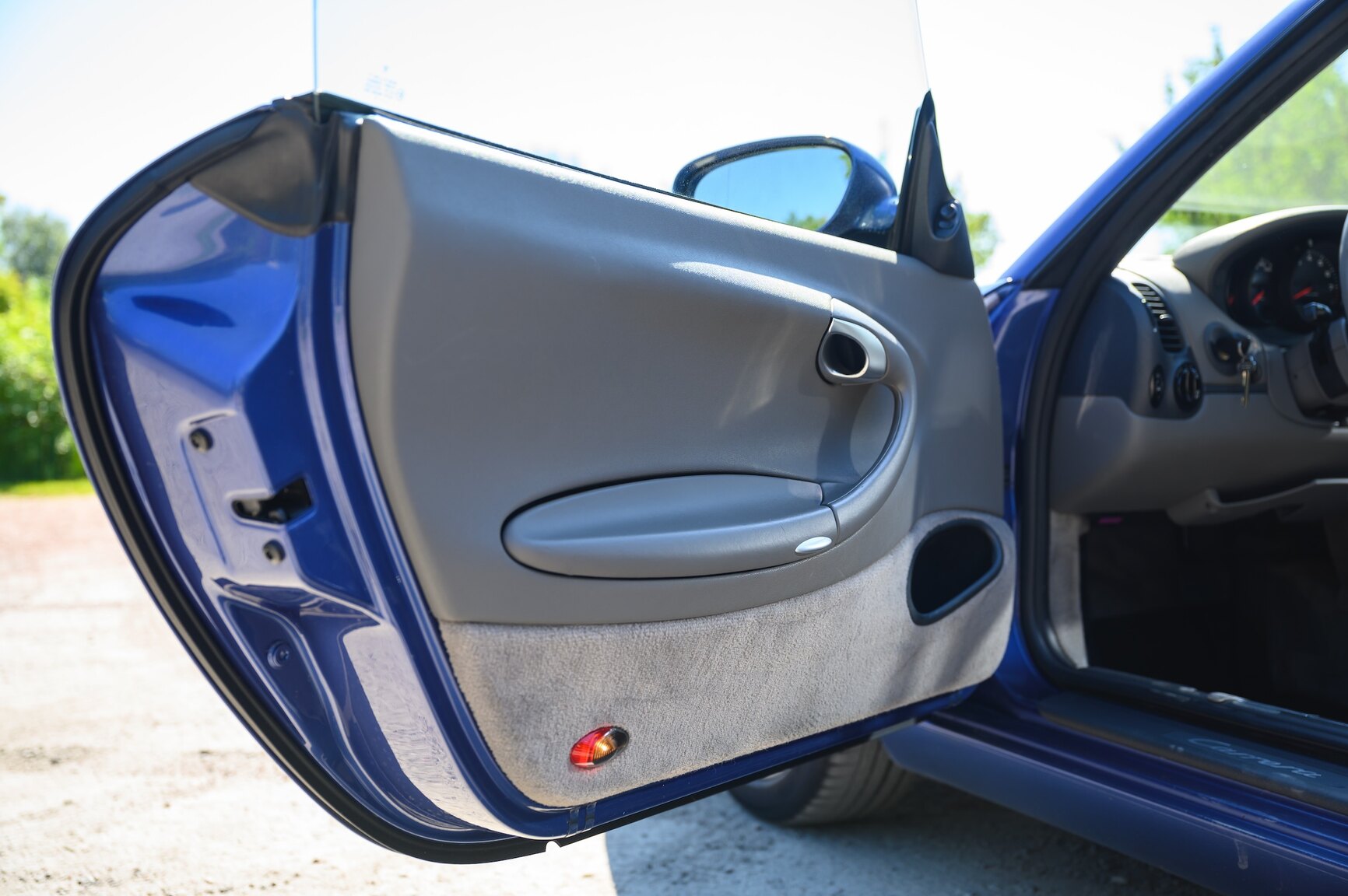 Innenraumfoto von 1998 Porsche 911 Carrera Tiptronic (43)