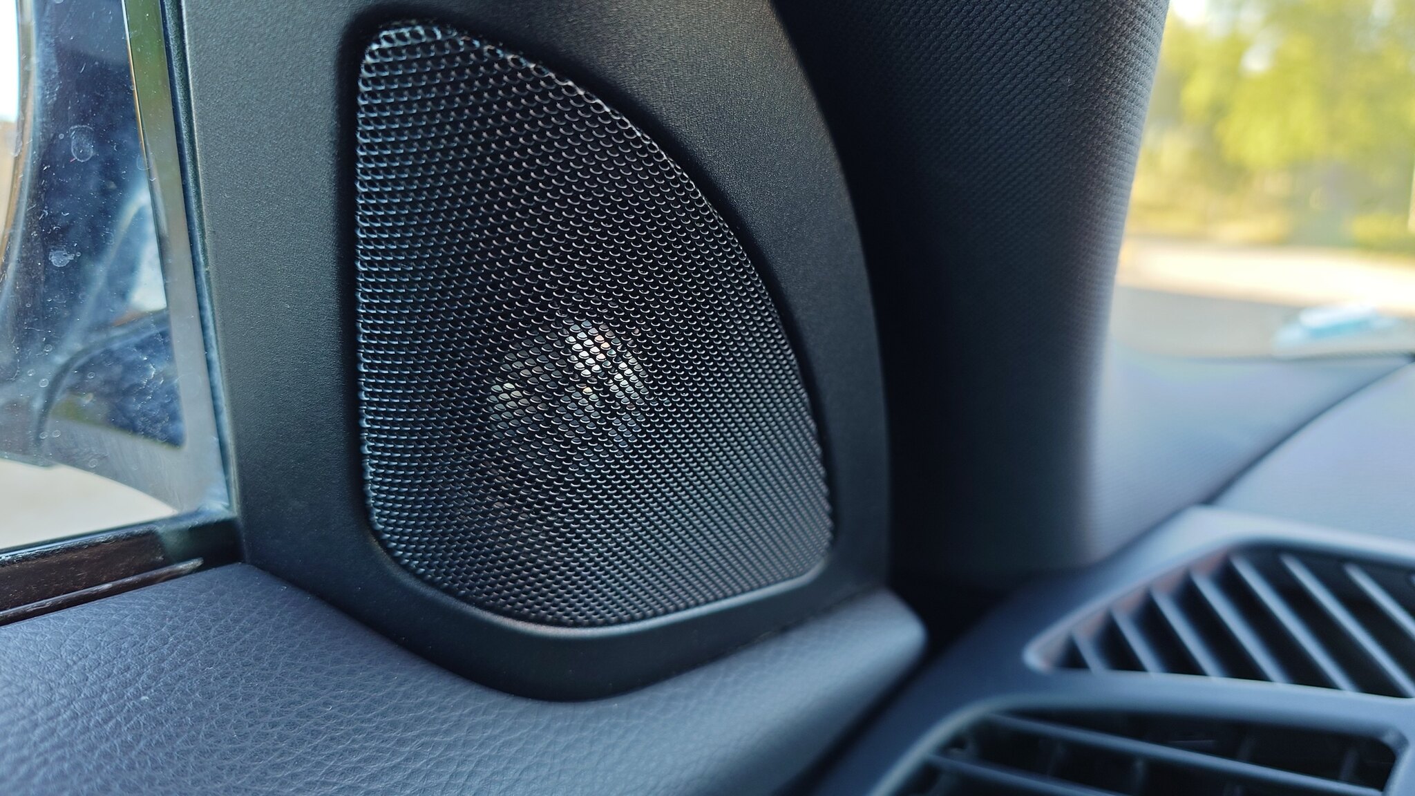 Interior image of 2011 BMW 135i Coupé 