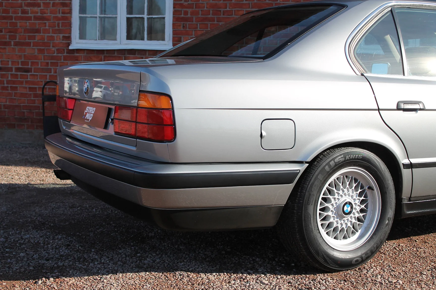 Exterior image of 1988 BMW 535i - NO RESERVE (35)