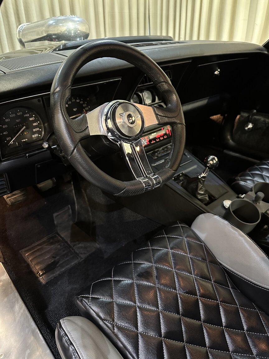 Interiörbild 1975 Chevrolet Corvette Stingray 