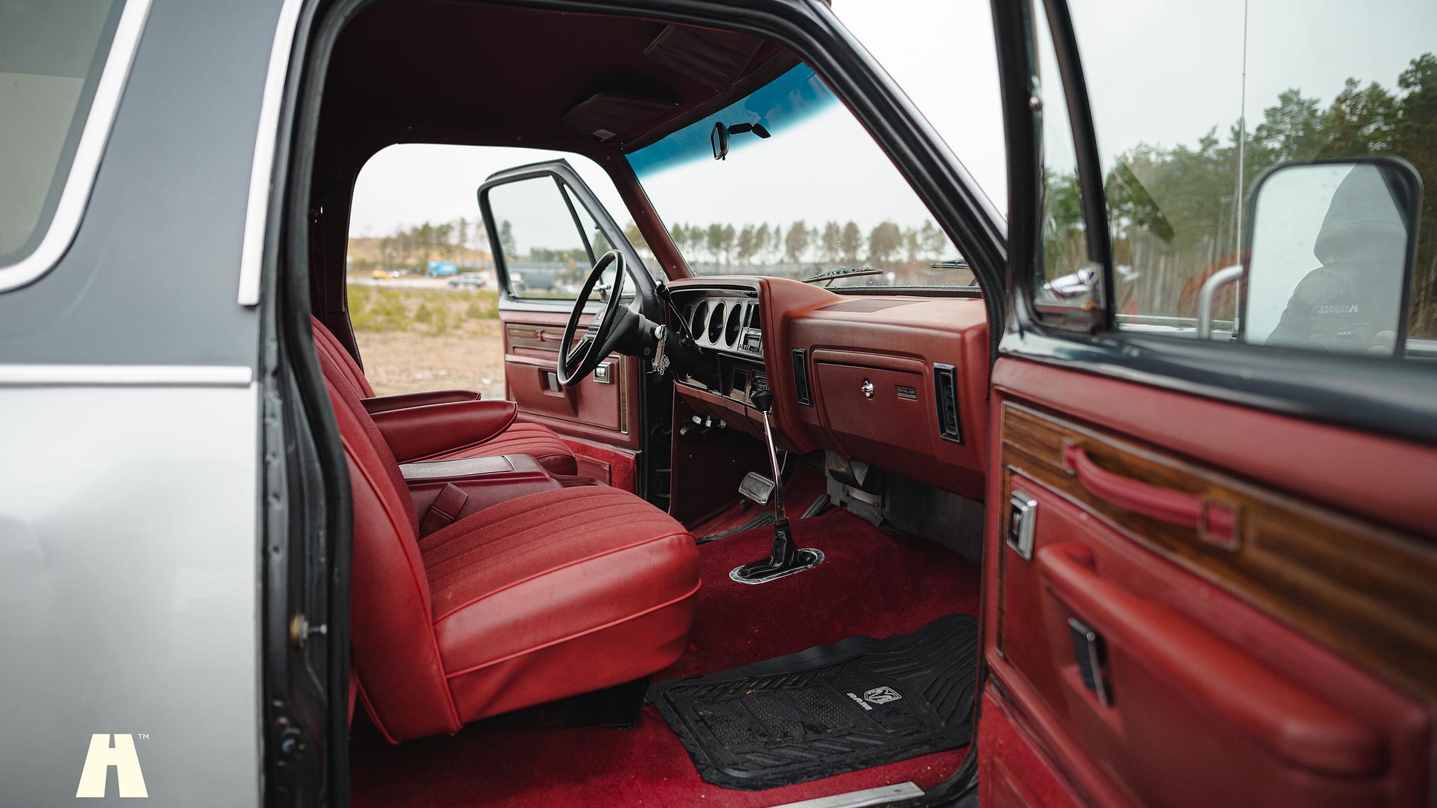 Interior image of 1986 Dodge Ramcharger