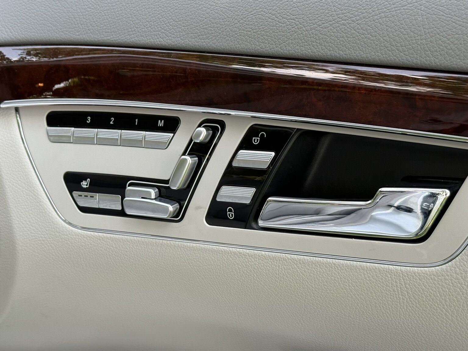 Interiörbild 2011 Mercedes-Benz S 500 4MATIC 