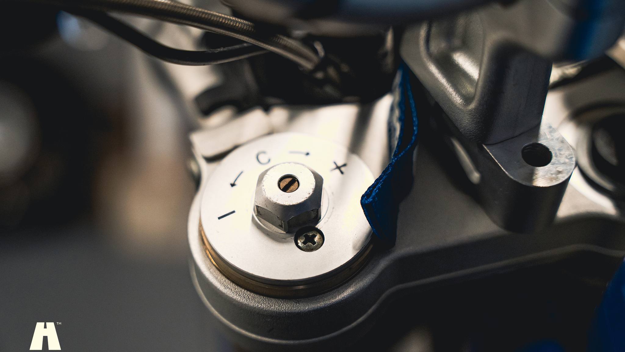 Exterior image of 2006 BMW HP2