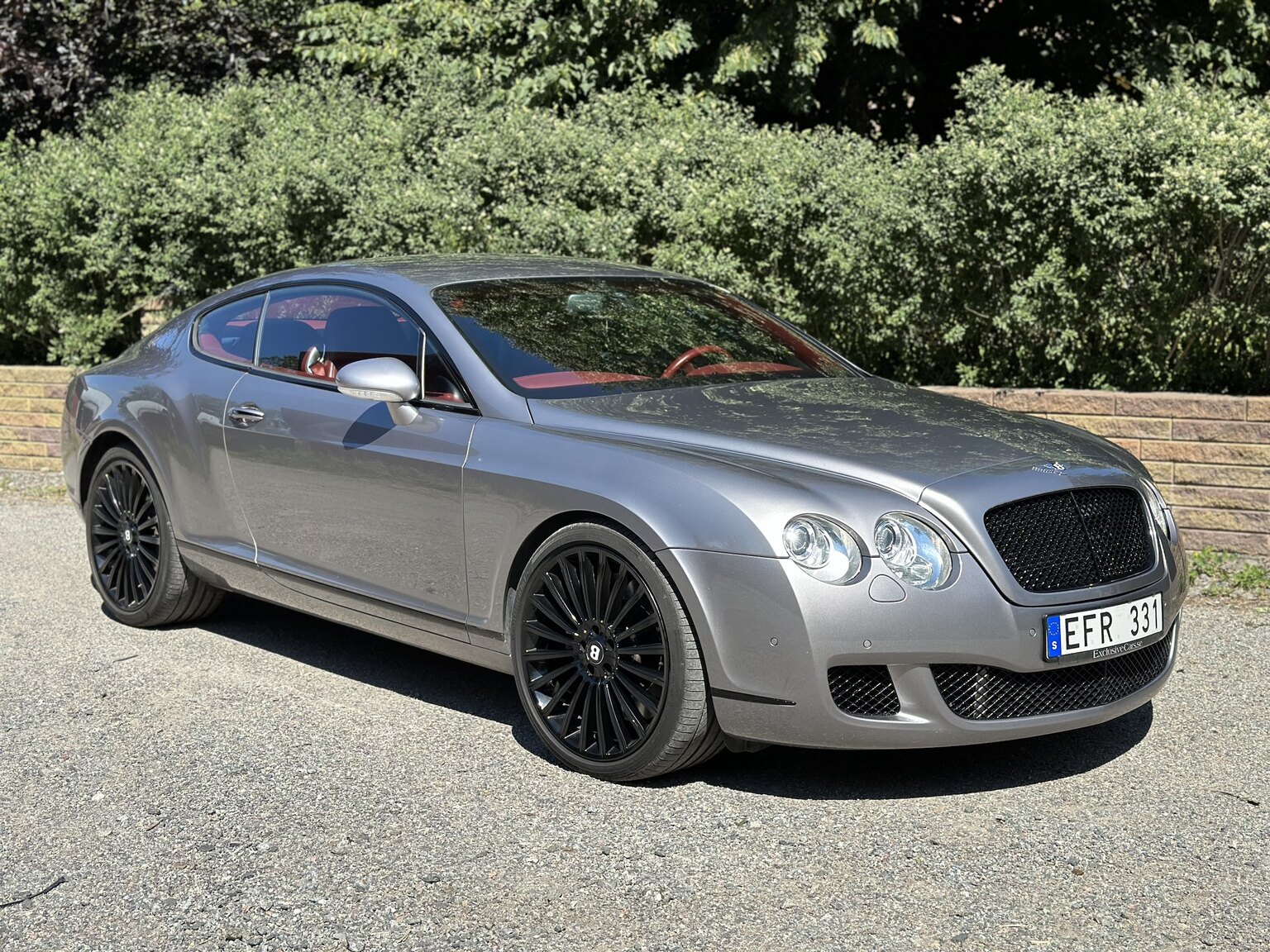 Exterior image of 2005 Bentley Continental GT
