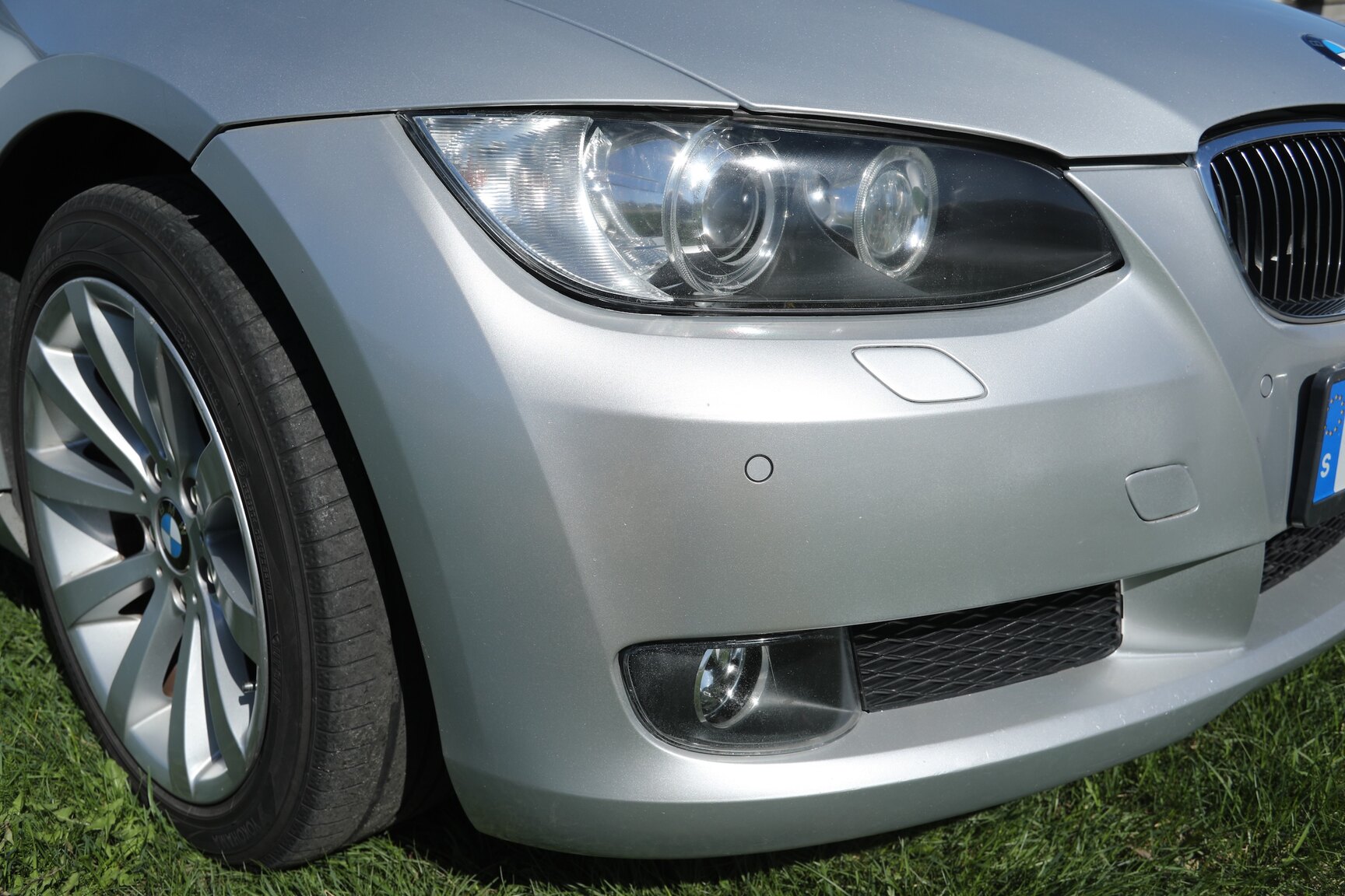 Exterior image of 2008 BMW 325D Cabriolet