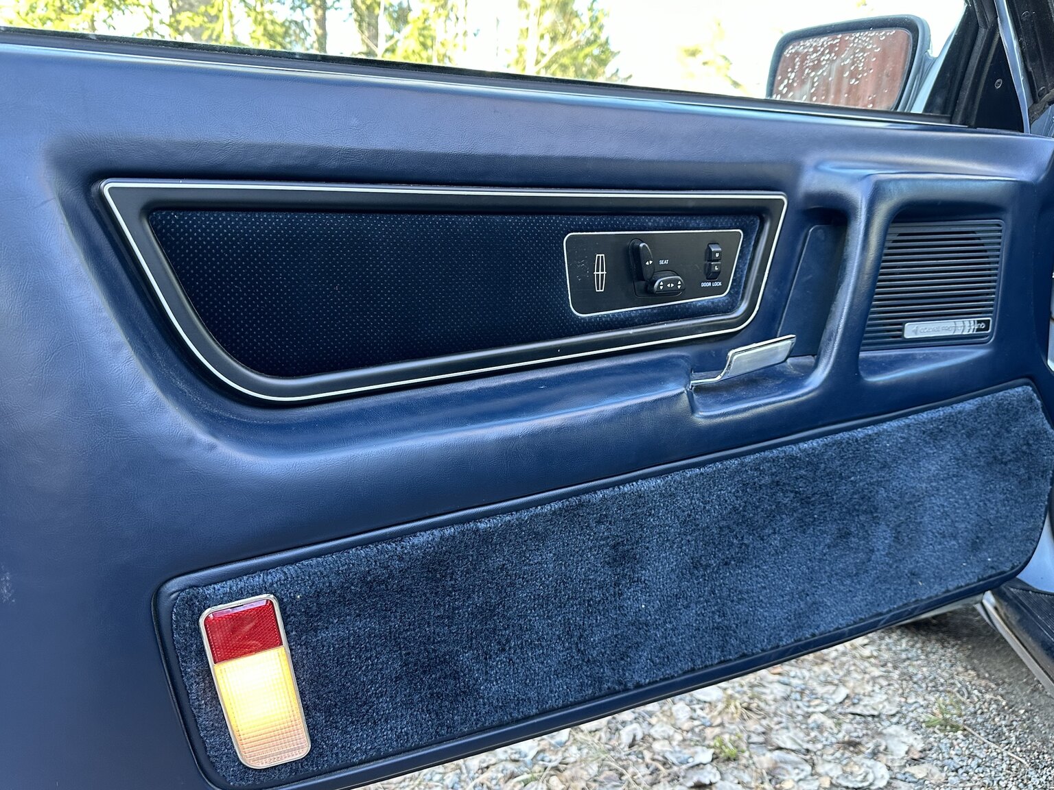 Innenraumfoto von 1987 Lincoln Mark VII LSC