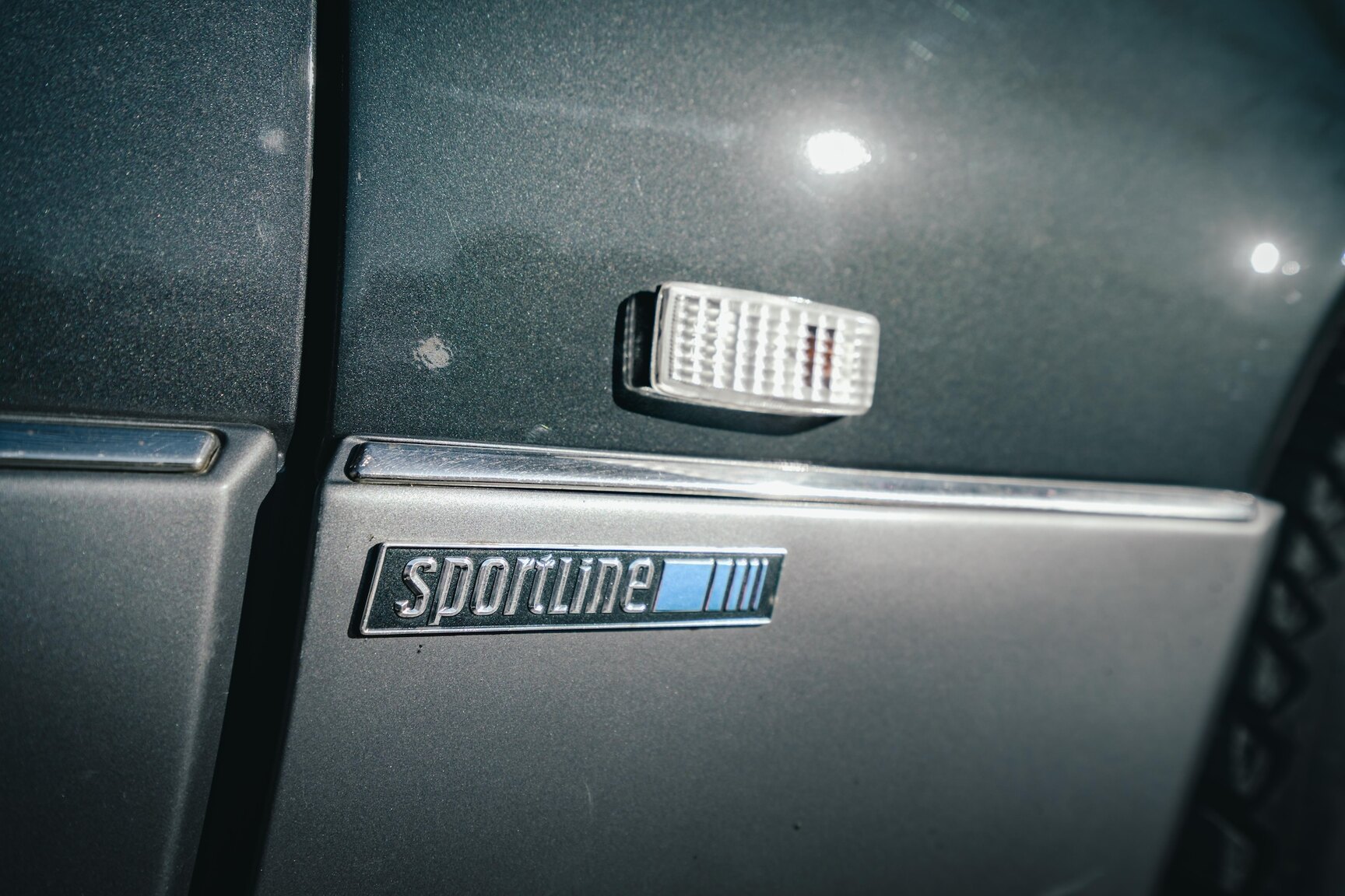 Exteriörbild på 1991 Mercedes-Benz 300E-24 (52)