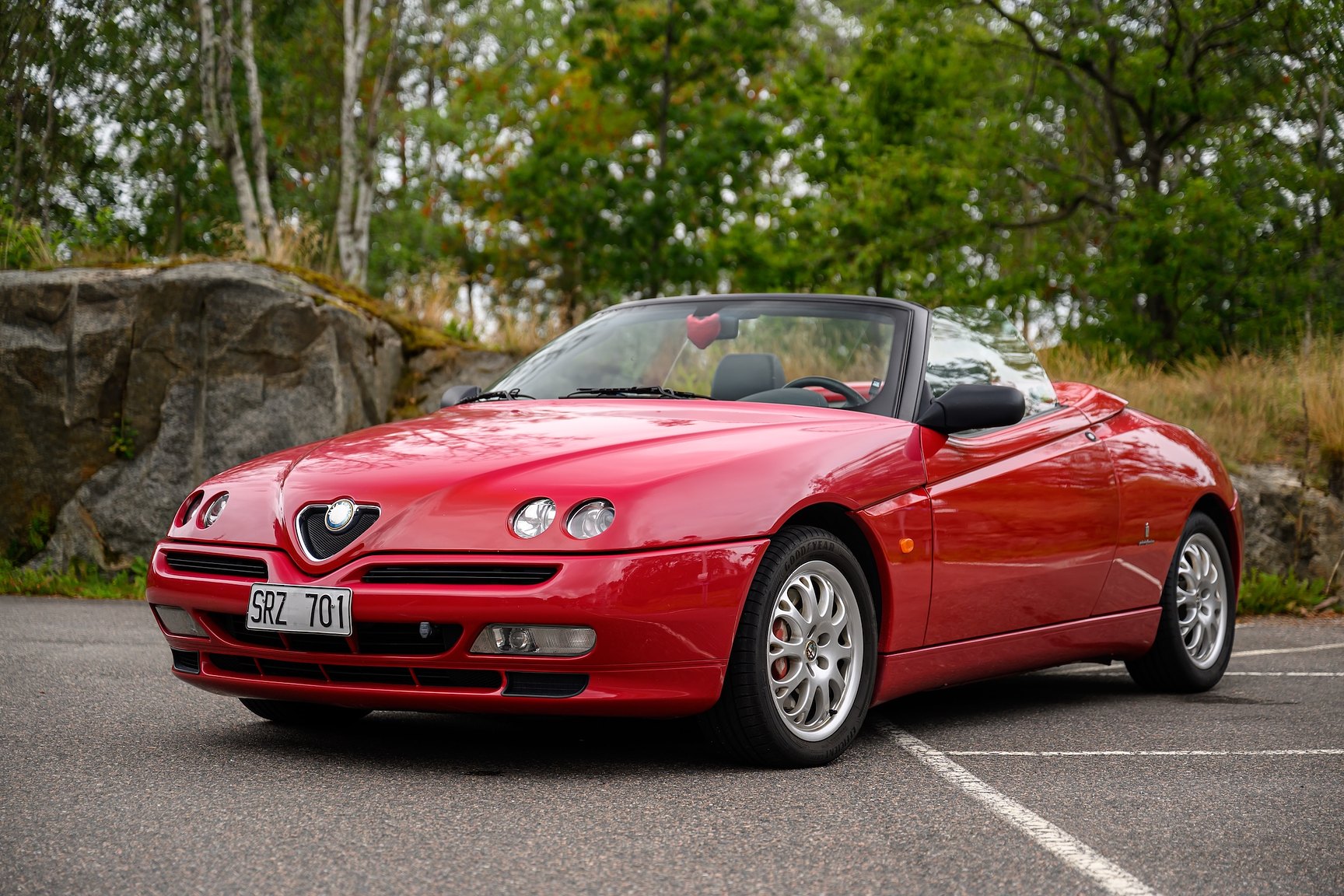 Exterior image of 2001 Alfa Romeo Spider 3.0 V6