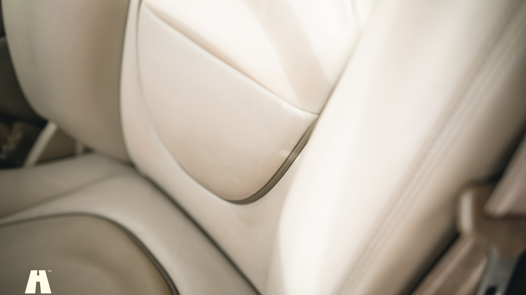 Interior image of 2003 Jaguar XJ Super V8