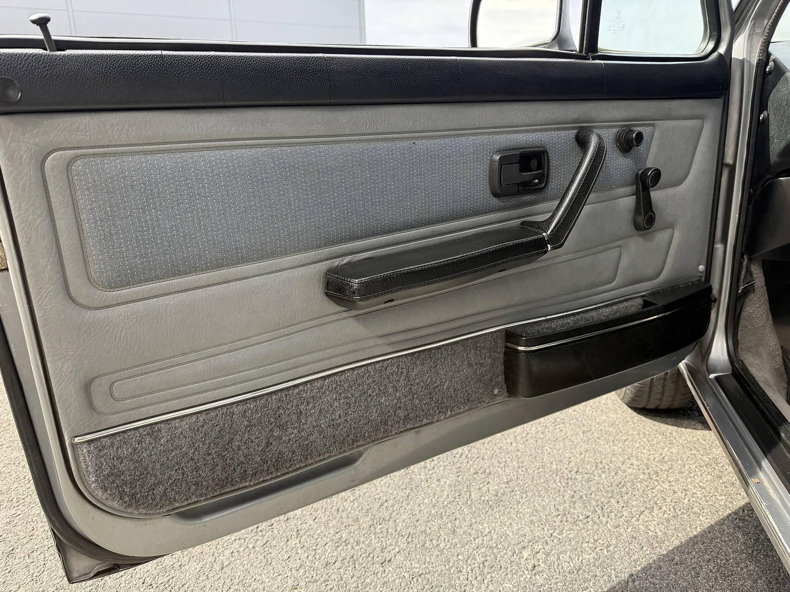 Innenraumfoto von 1987 VW Golf Cabriolet (4)