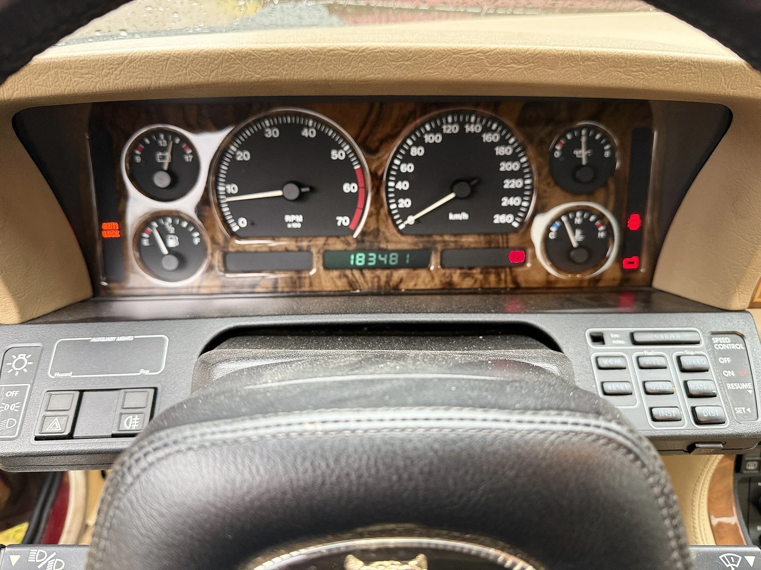 Innenraumfoto von 1991 Jaguar XJ40 Sovereign (19)