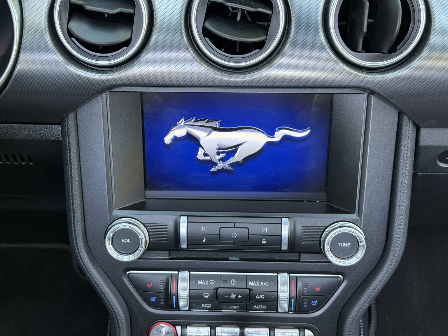 Interior image of 2021 Ford Mustang GT Cabriolet (33)