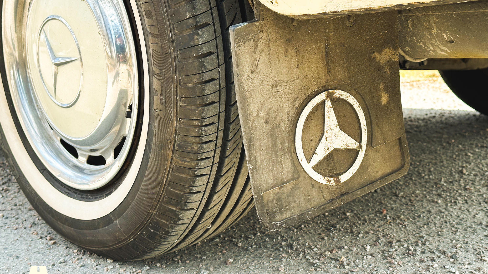 Exteriörbild på 1972 Mercedes-Benz 200