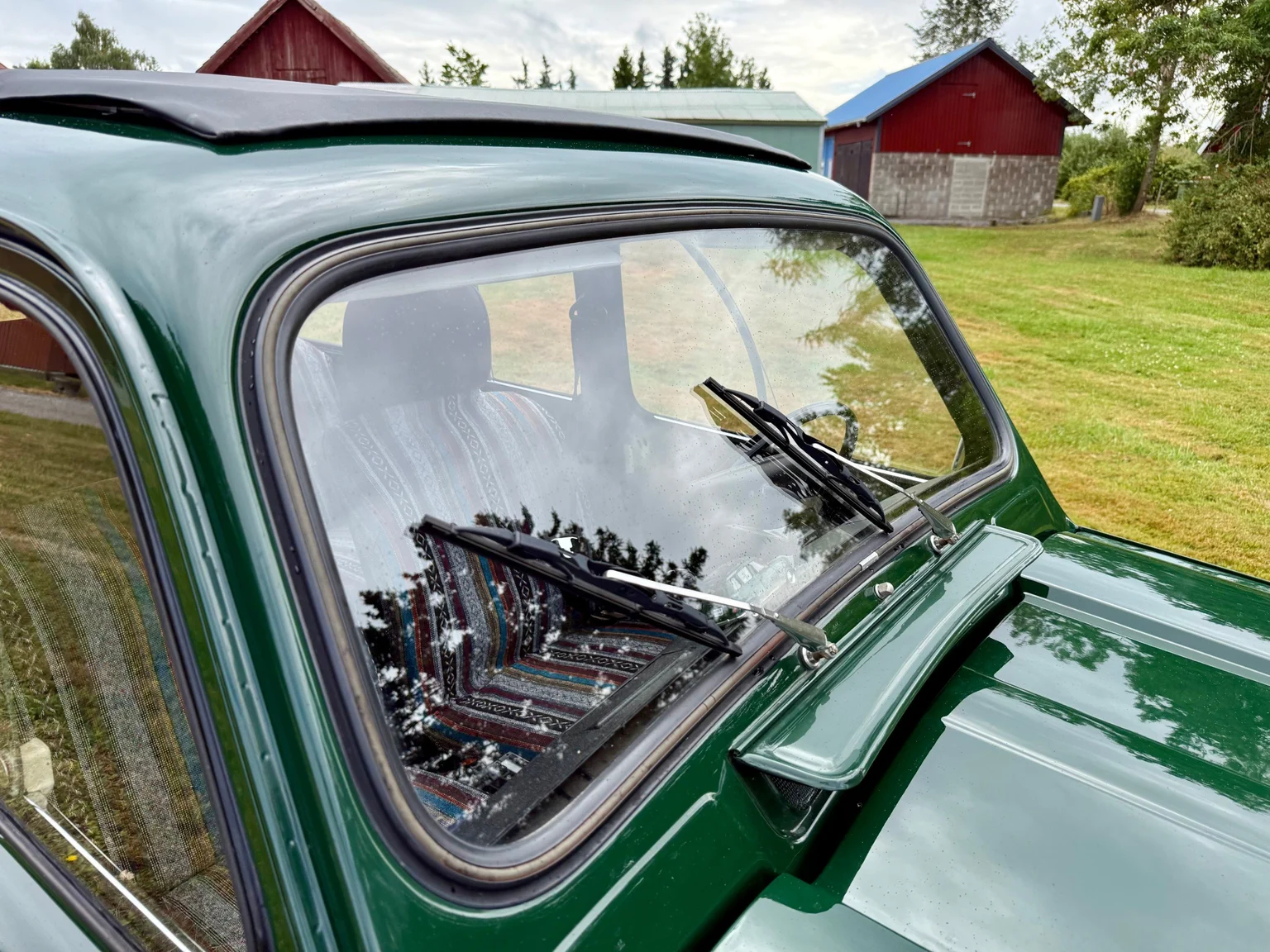 Exteriörbild på 1970 Renault 4 (18)