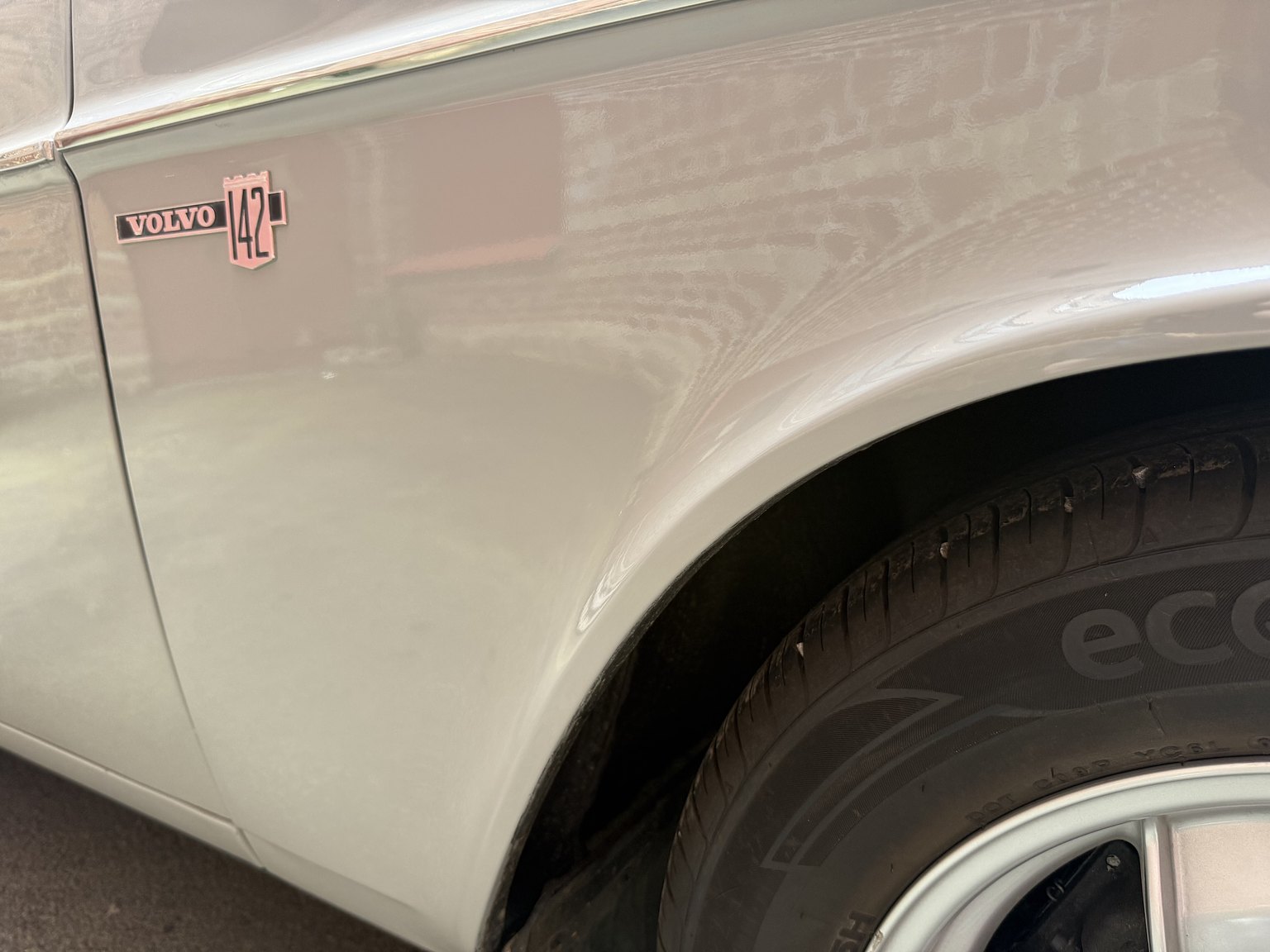 Exterior image of 1970 Volvo 142 Automatic