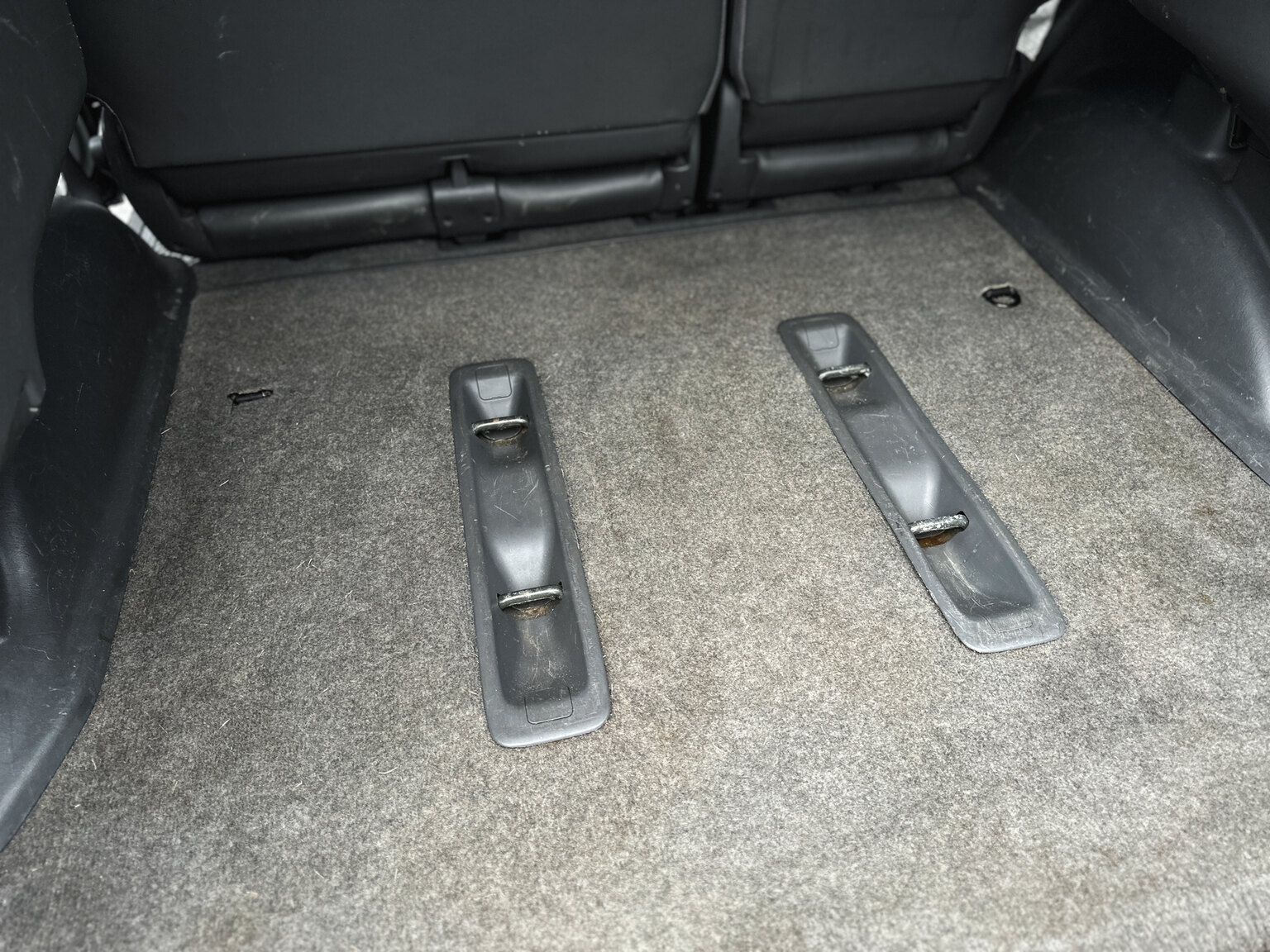 Innenraumfoto von 2004 Toyota Land Cruiser