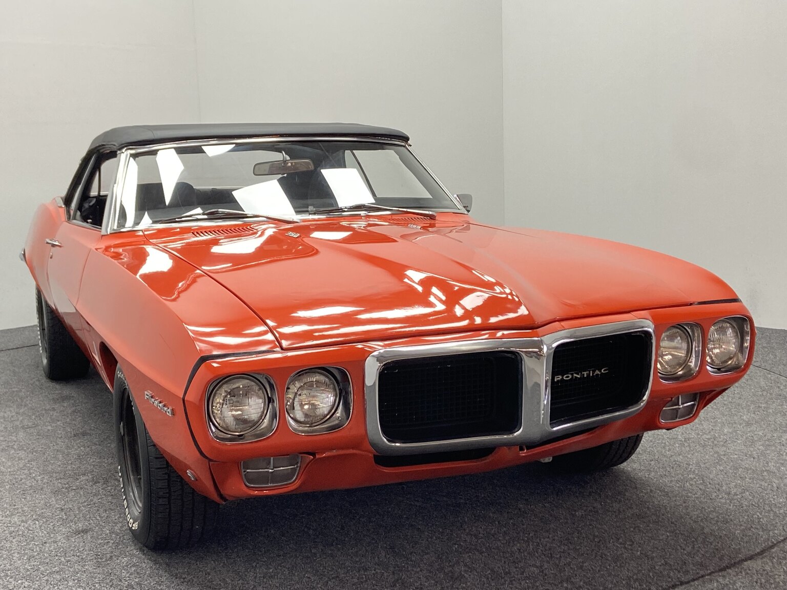 Exteriörbild på 1969 Pontiac Firebird