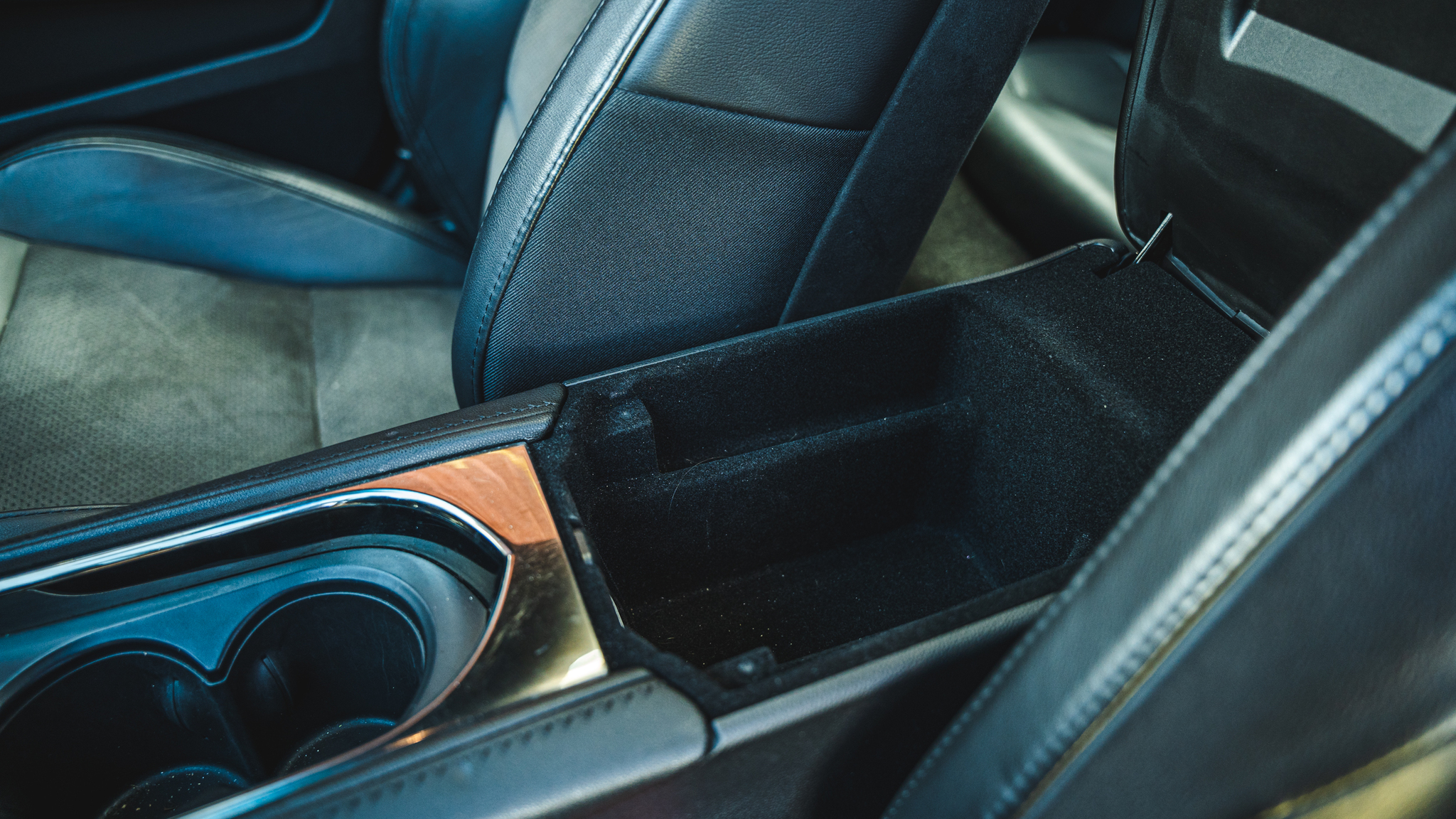 Interior image of 2016 Cadillac ATS-V (46)