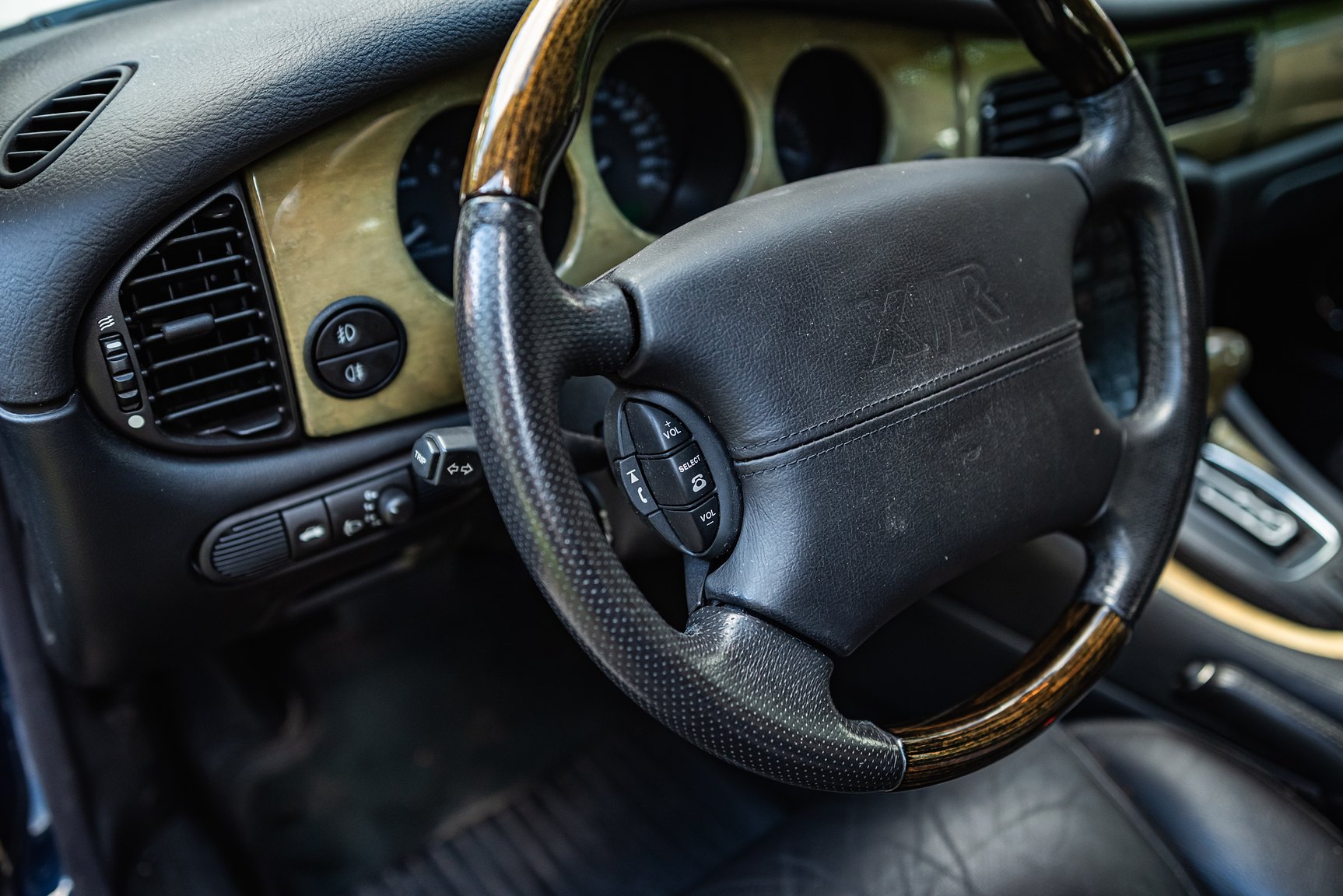 Interior image of 2001 Jaguar XJR