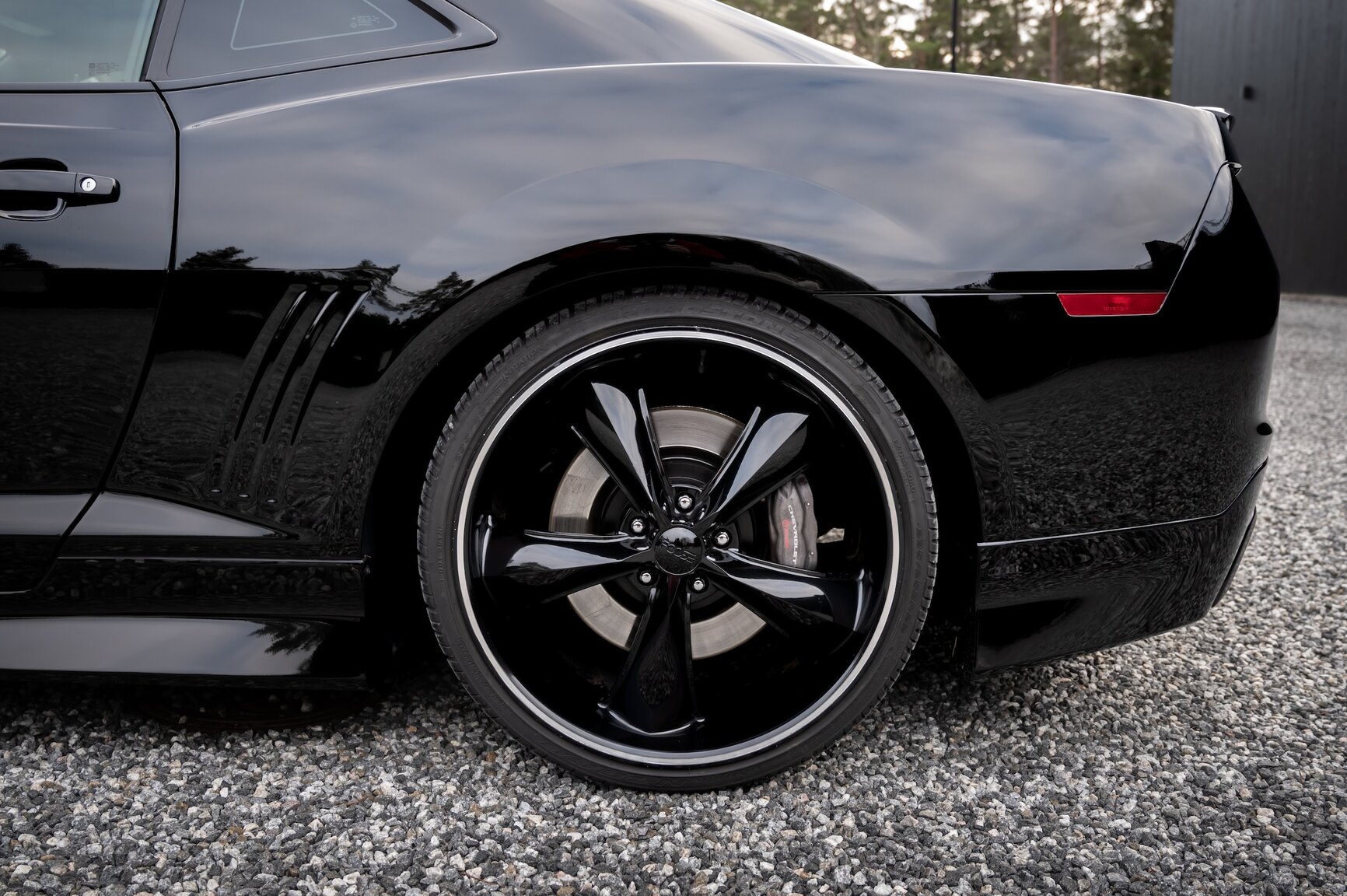 Exteriörbild på 2010 Chevrolet Camaro SS (25)