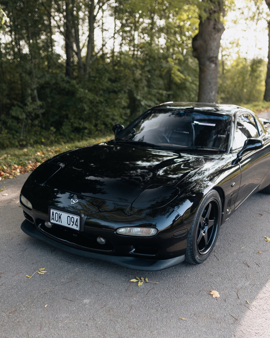 Exterior image of 1994 Mazda RX7 (19)