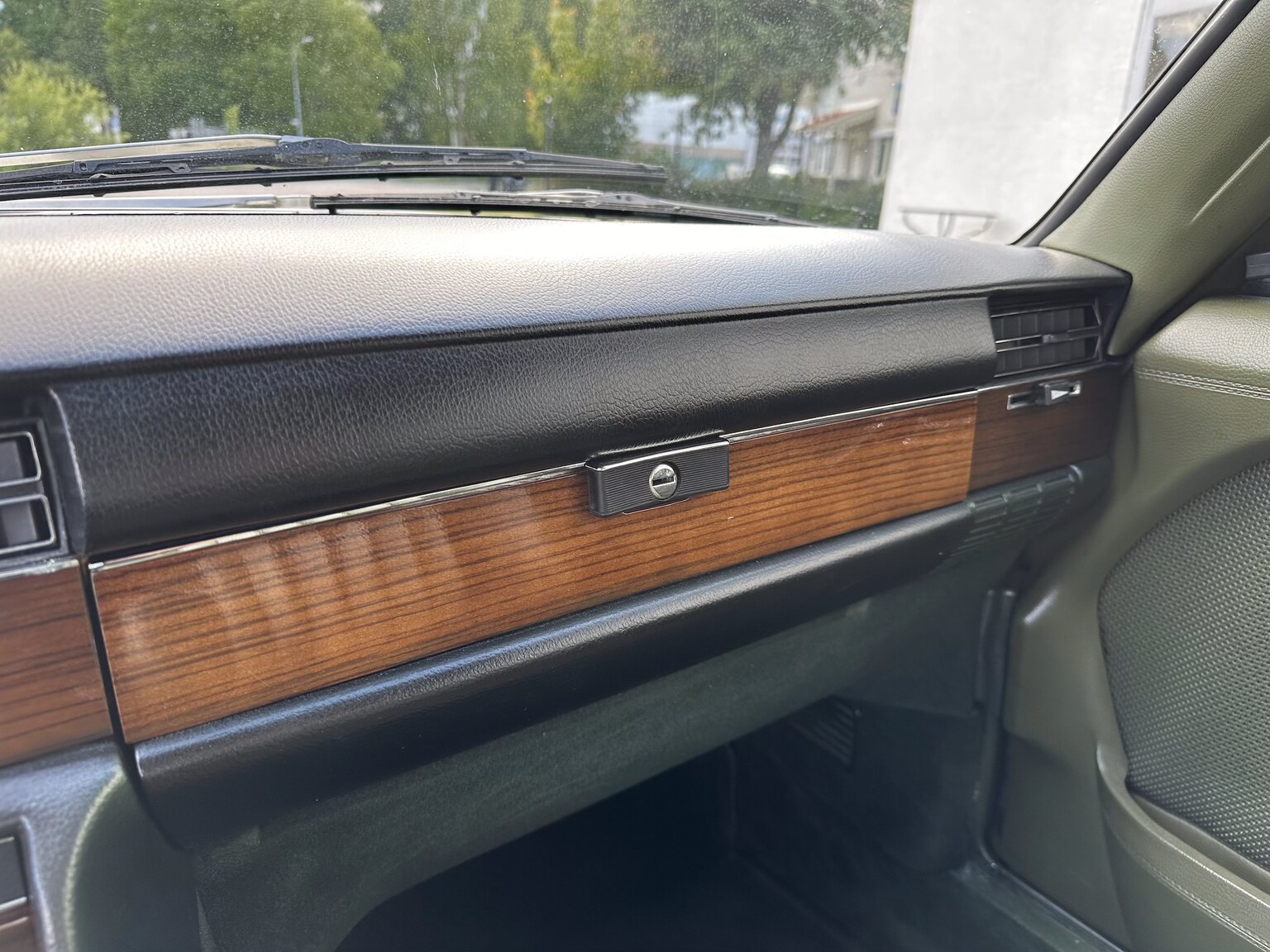 Innenraumfoto von 1975 Mercedes Benz 450 SEL (17)