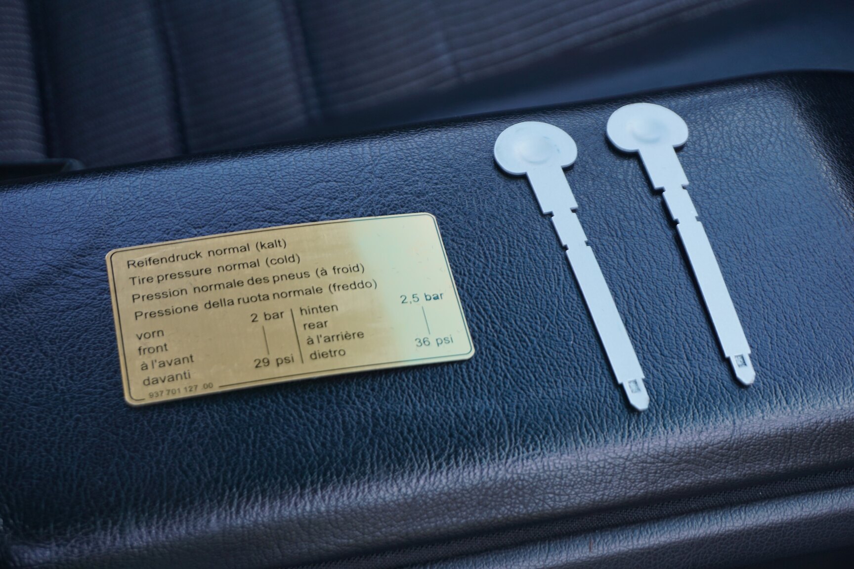 Bild der Verschiedenes von 1985 Porsche 944 "NO RESERVE AUCTION"