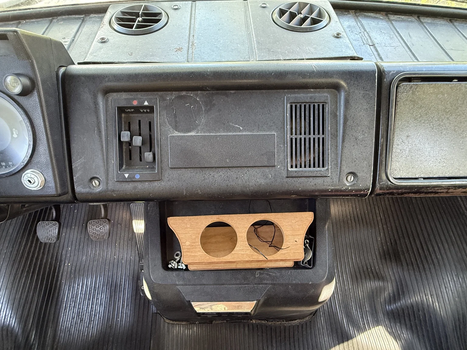 Innenraumfoto von 1979 Mercedes-Benz L 508 DGE Skåpbil (36)