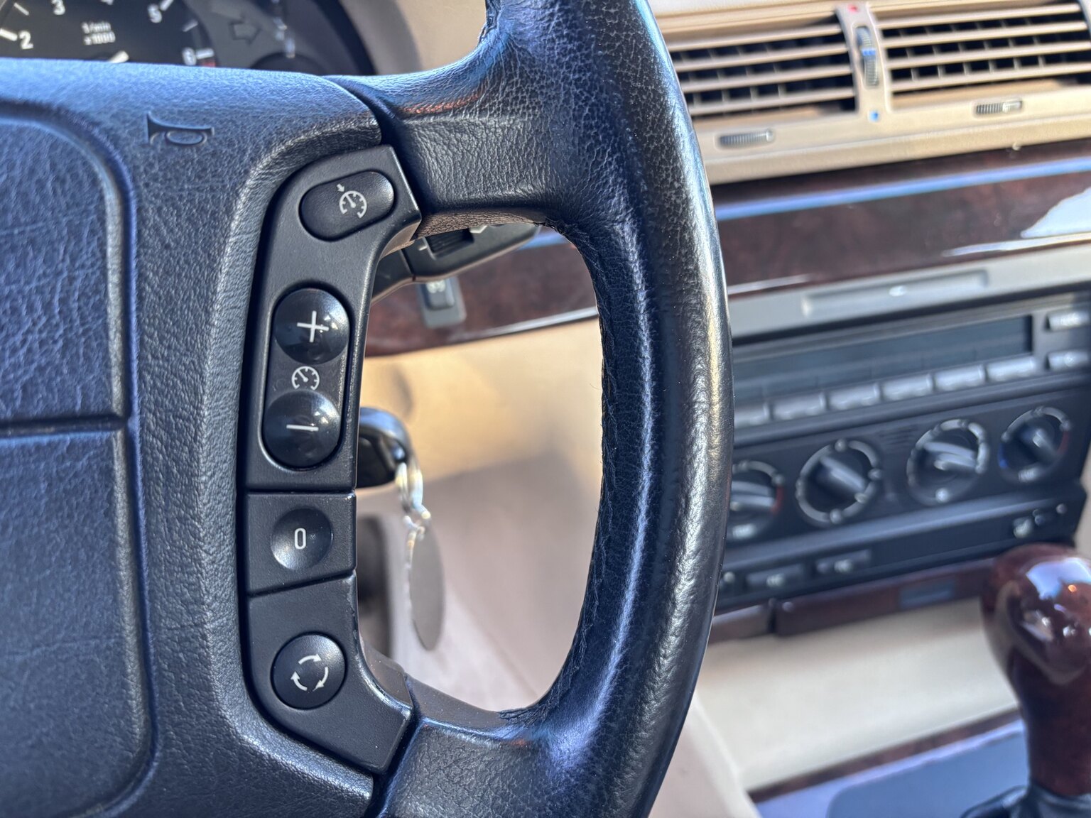 Interior image of 1996 BMW 728iA