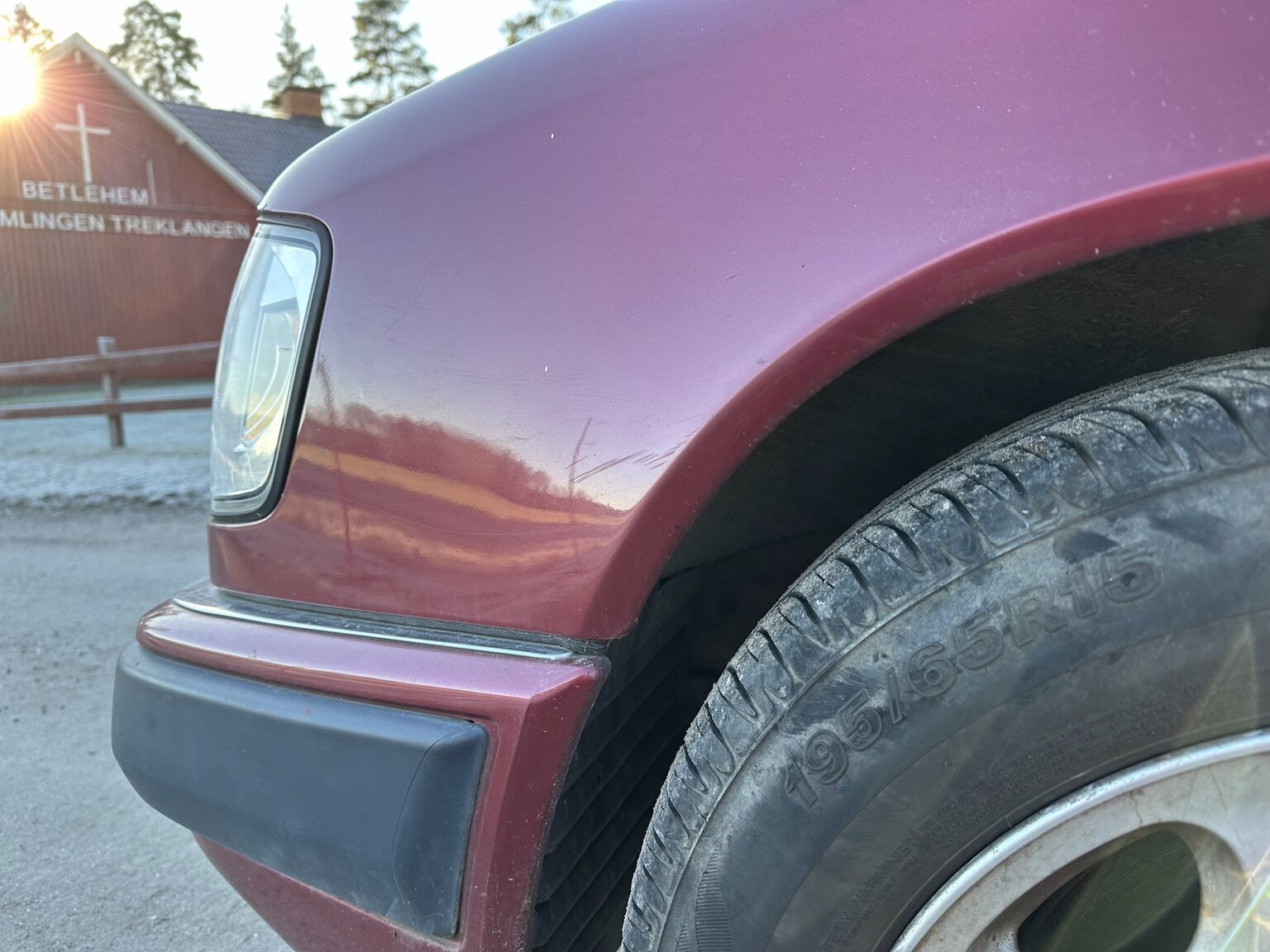 Exterior image of 1992 Mercedes-Benz 300 TE-24