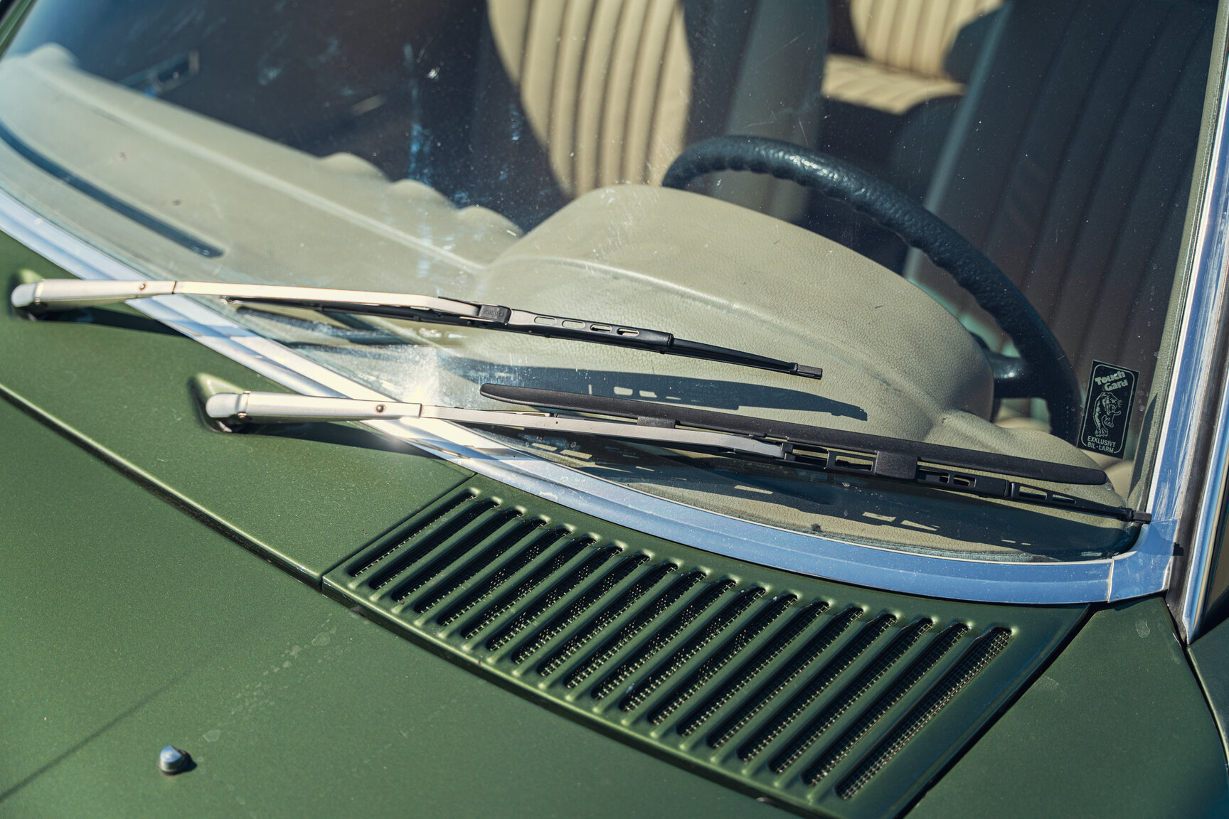 Exteriörbild på 1976 Mercedes-Benz 450 SLC (34)