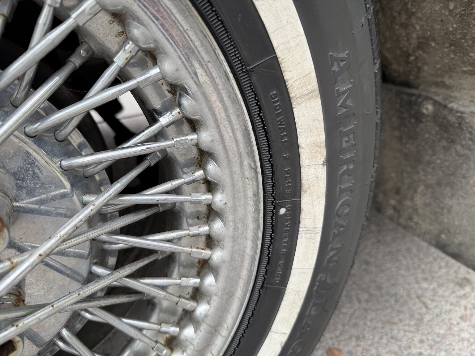 Exterior image of 1963 Mercedes-Benz 220 SE