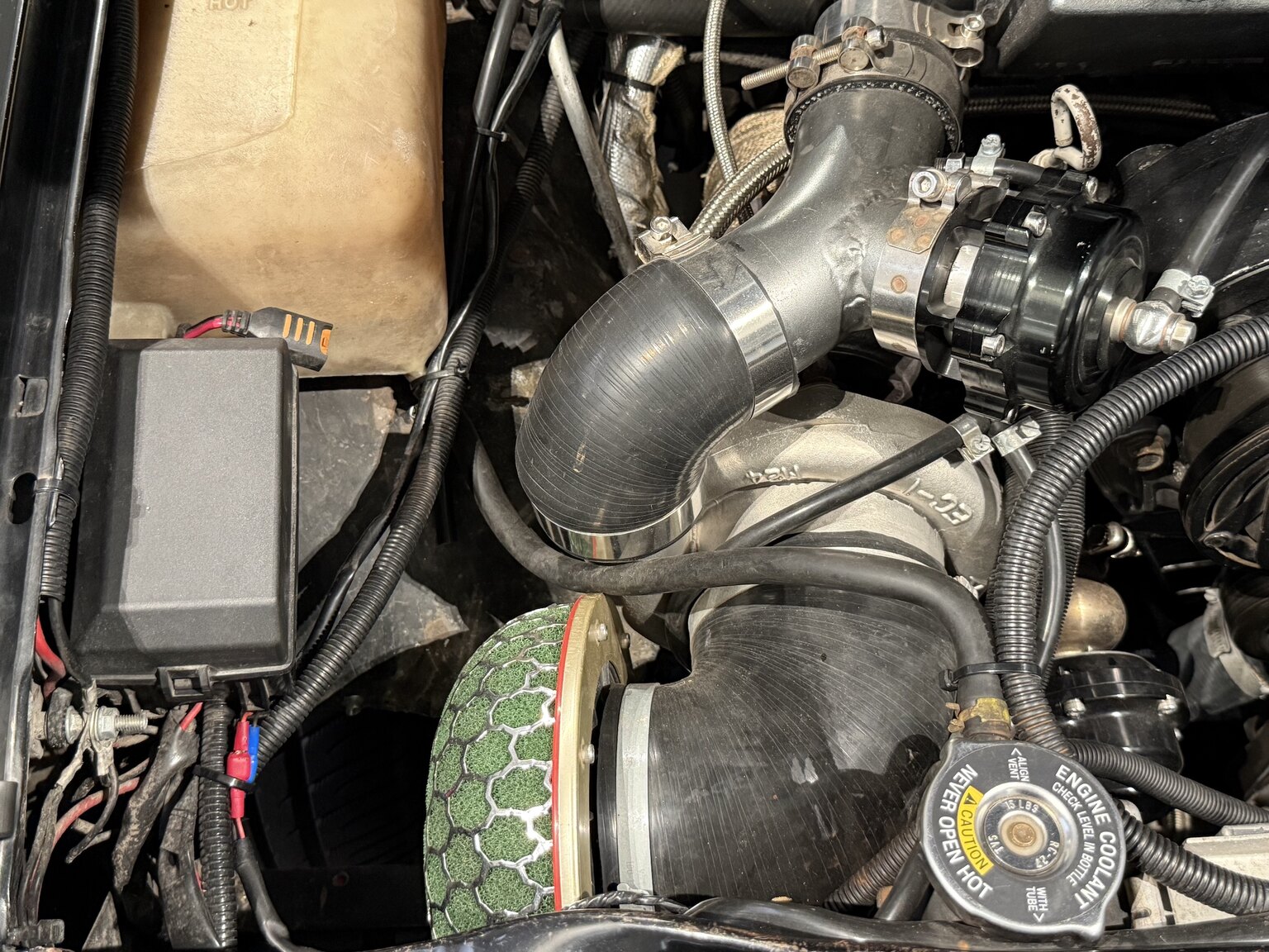 Image of 1992 GMC Typhoon  mechanics