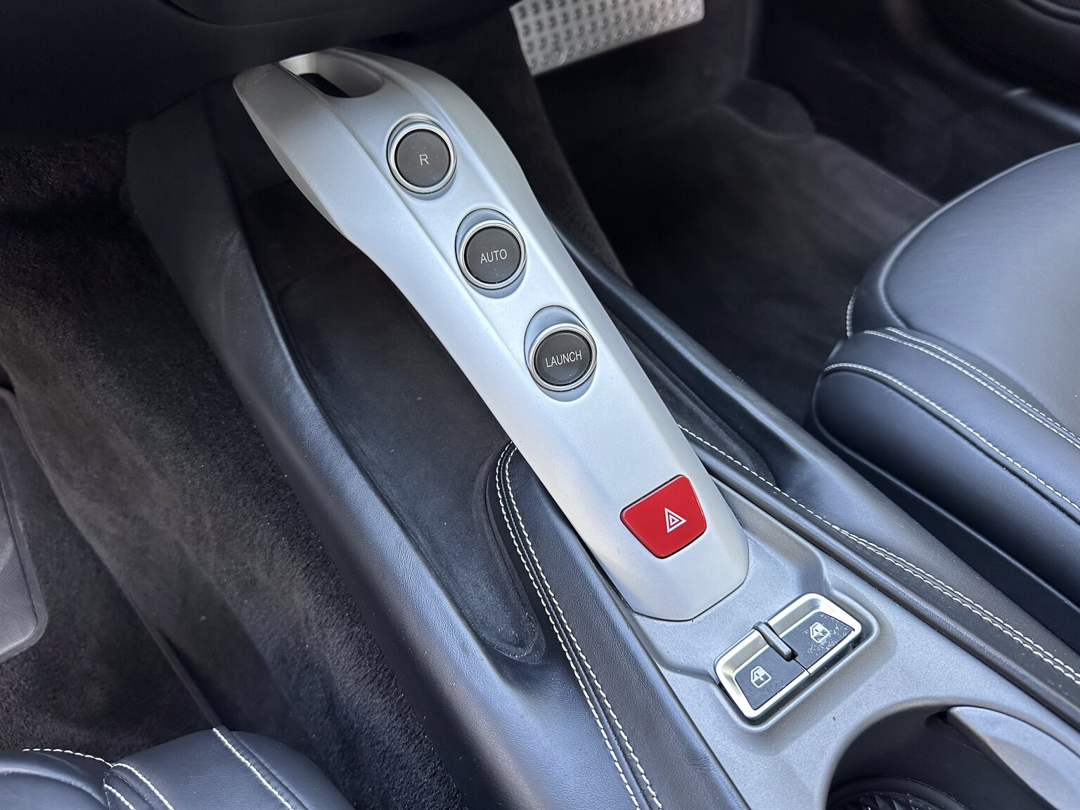 Interiörbild 2013 Ferrari F12 Berlinetta