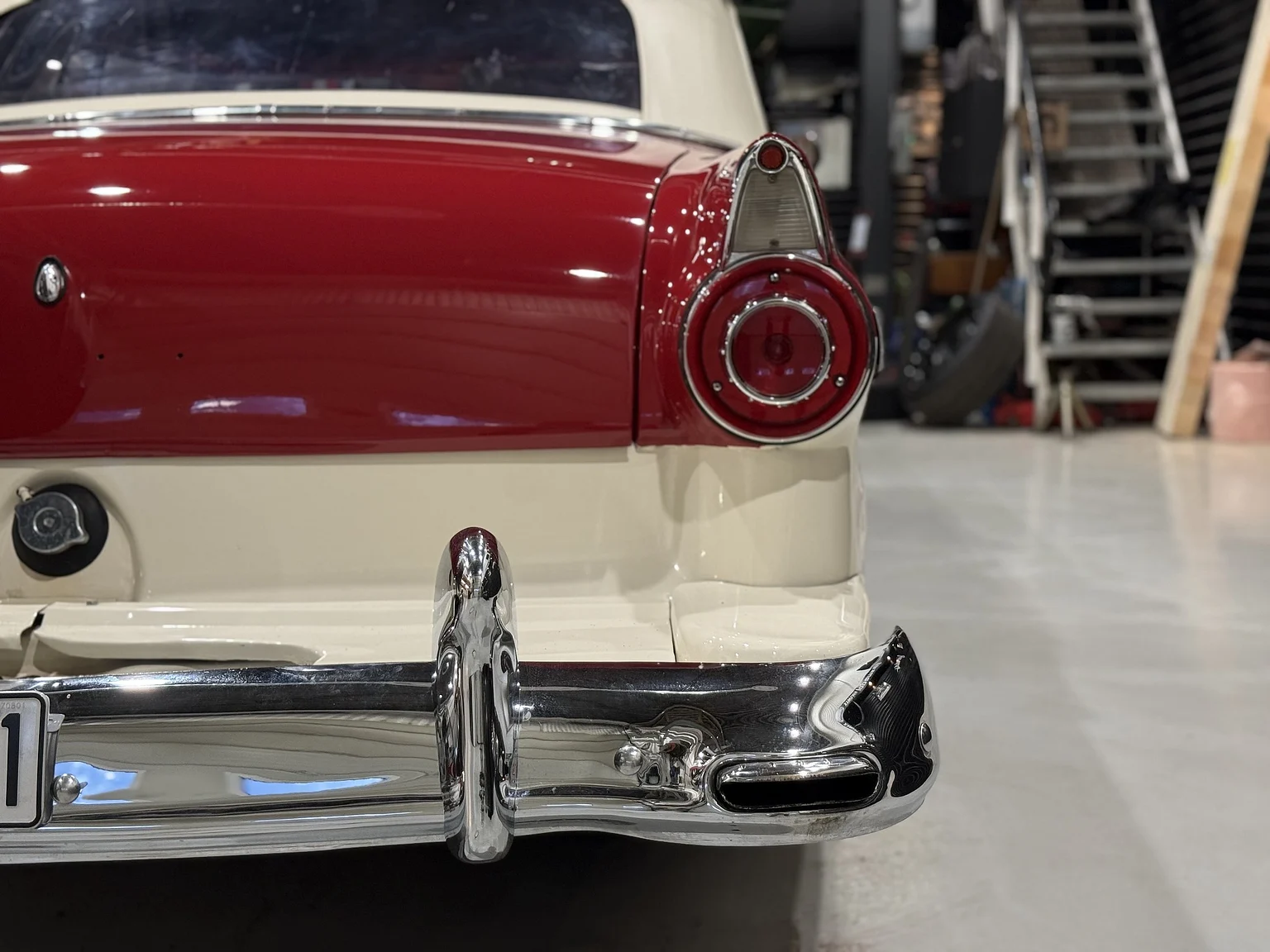 Aussenfoto 1956 Ford Fairlane Sunliner V8 5.1 (36)