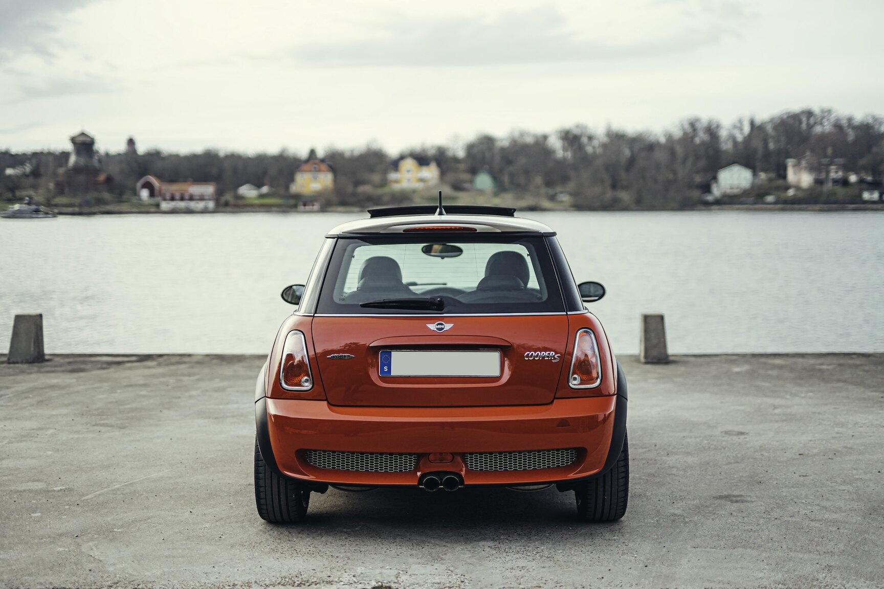 Exterior image of 2006 Mini Cooper John Cooper Works