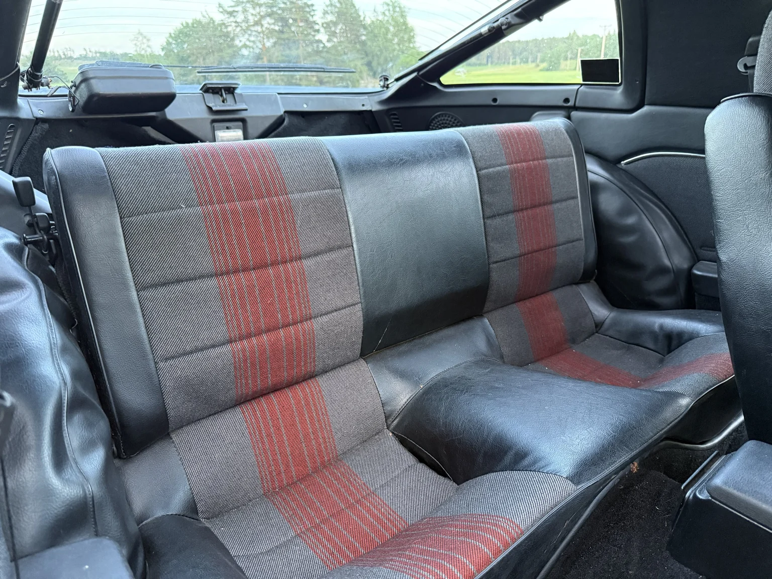 Innenraumfoto von 1983 Mazda RX-7 (49)